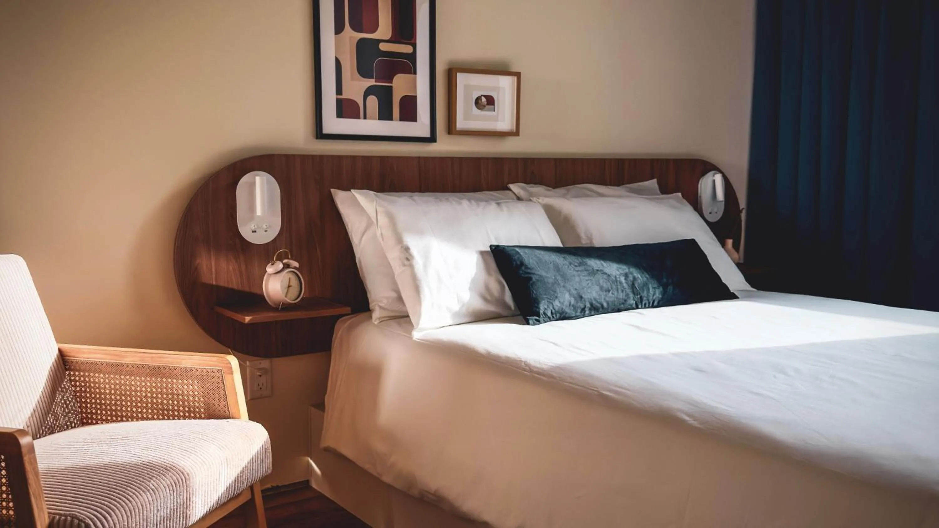 Bed in Terminus Hôtel