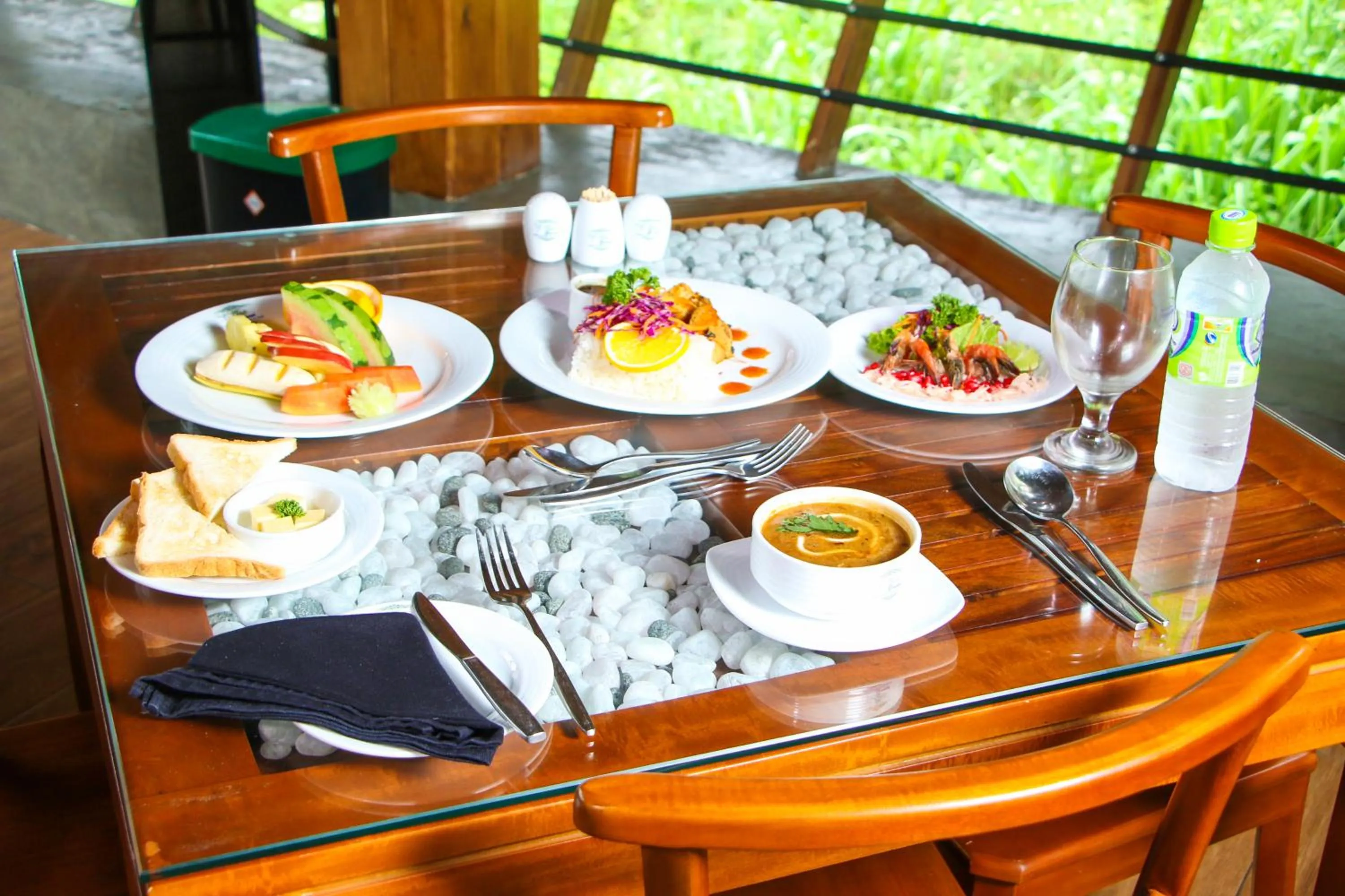 Restaurant/places to eat in EllaCrest by Aloft