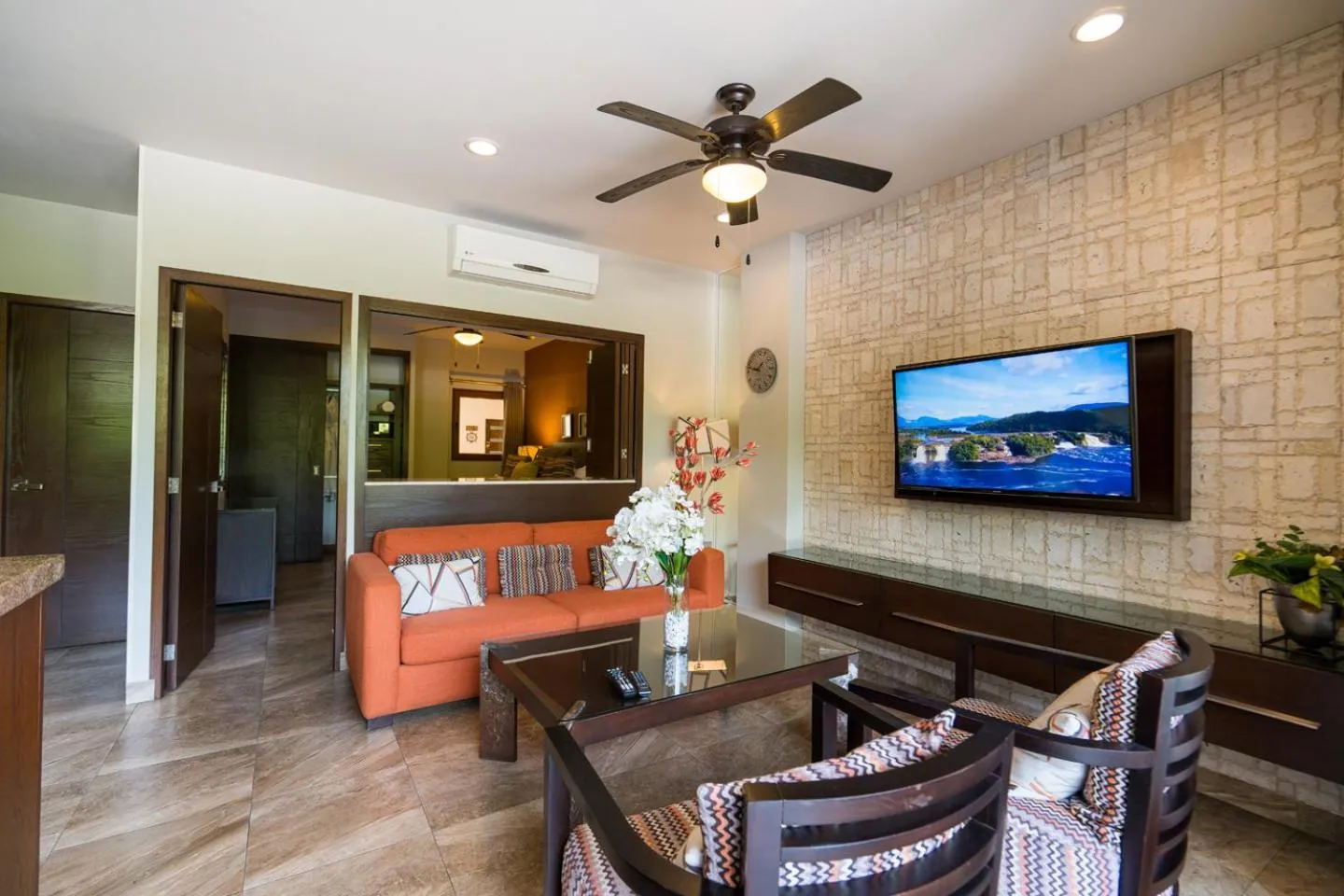 Living room in Pinnacle Resorts 220