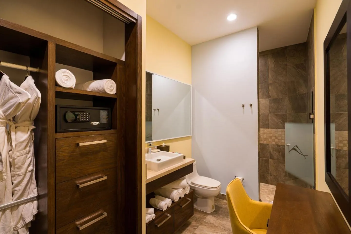 Bathroom in Pinnacle Resorts 220