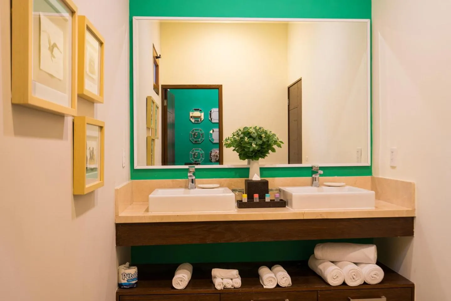 Bathroom in Pinnacle Resorts 220