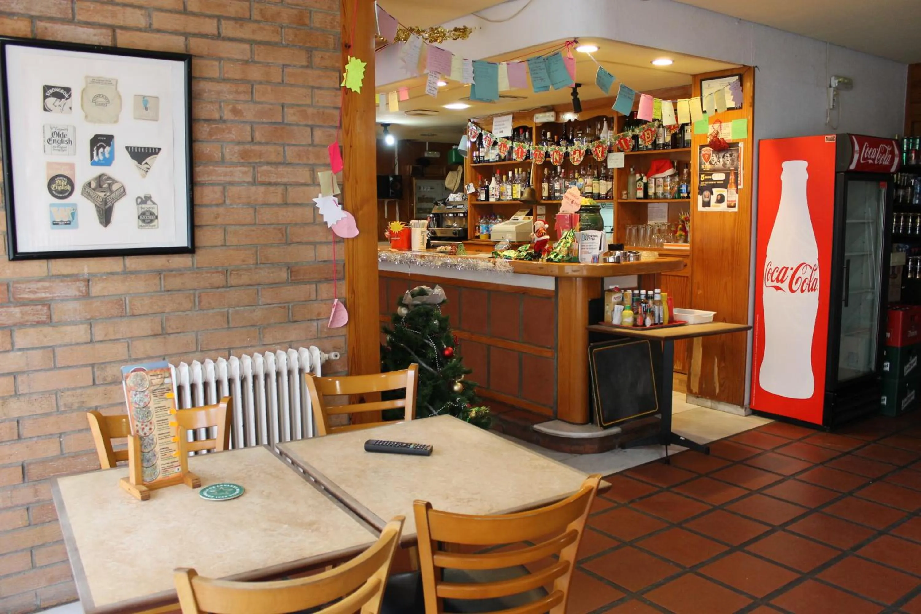 Restaurant/places to eat in Apartamentos Alpha