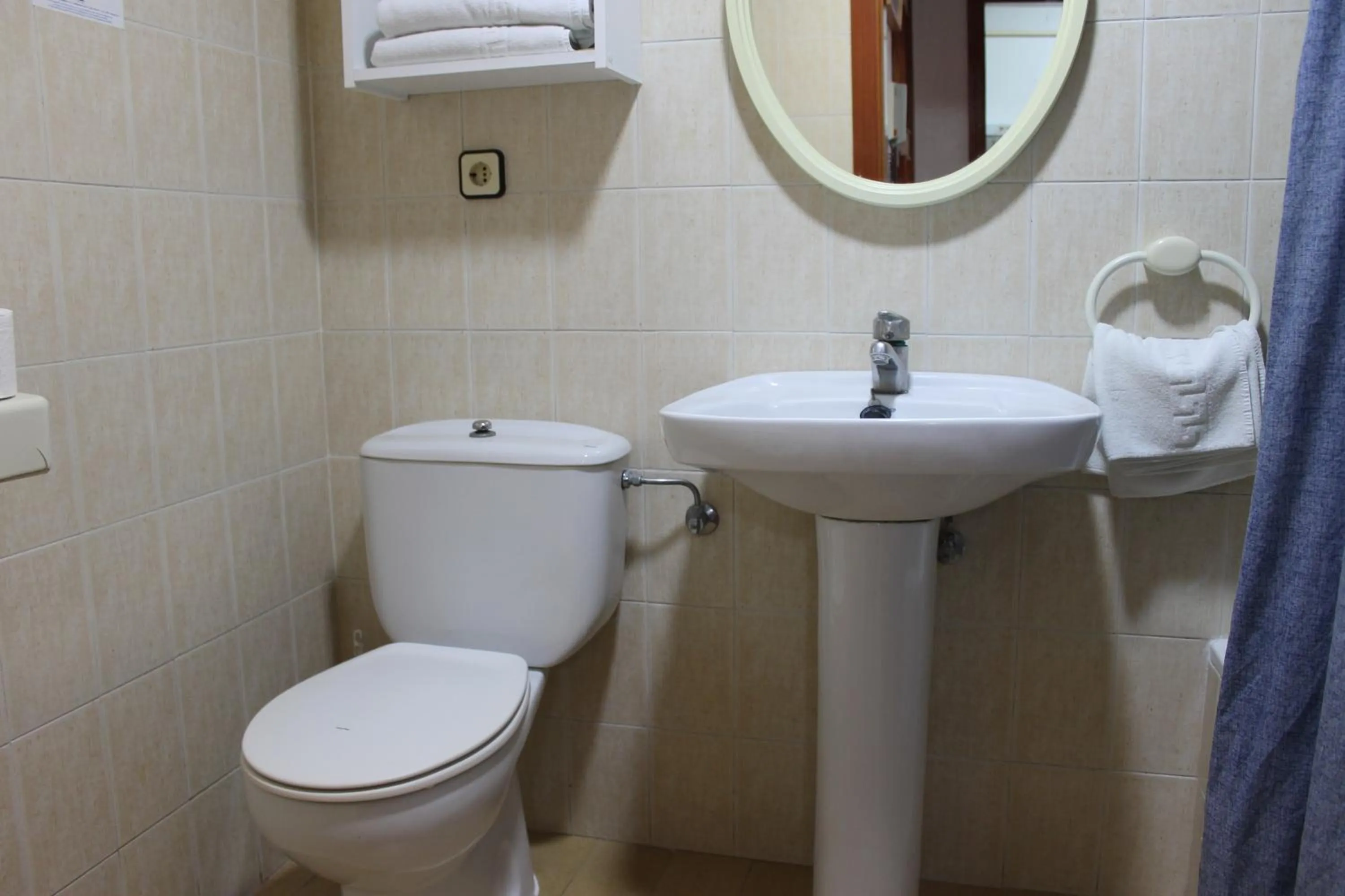 Bathroom in Apartamentos Alpha