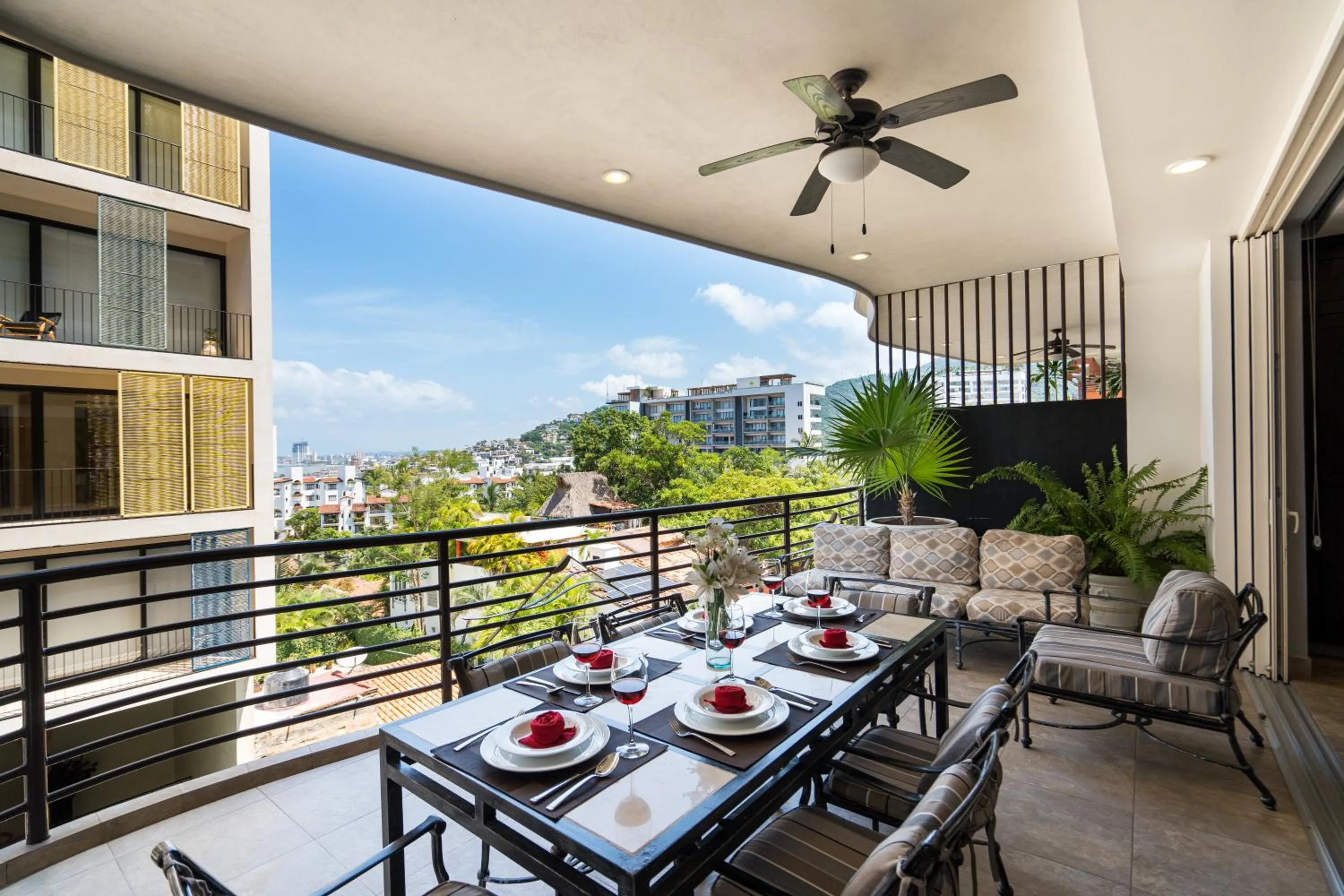 Balcony/Terrace in Pinnacle Resorts 180