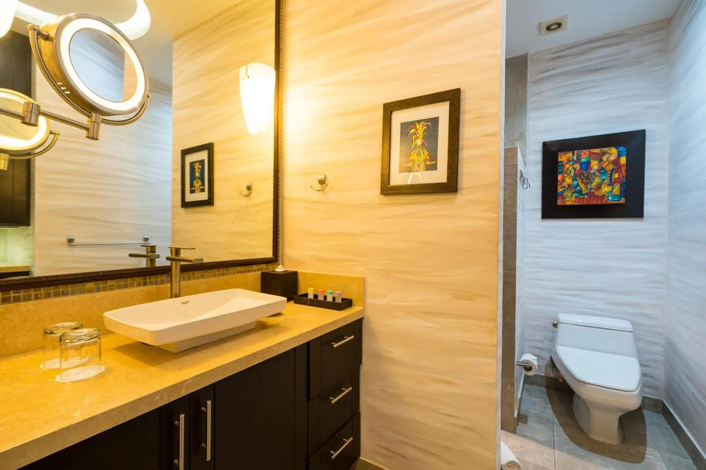 Bathroom in Pinnacle Resorts 180