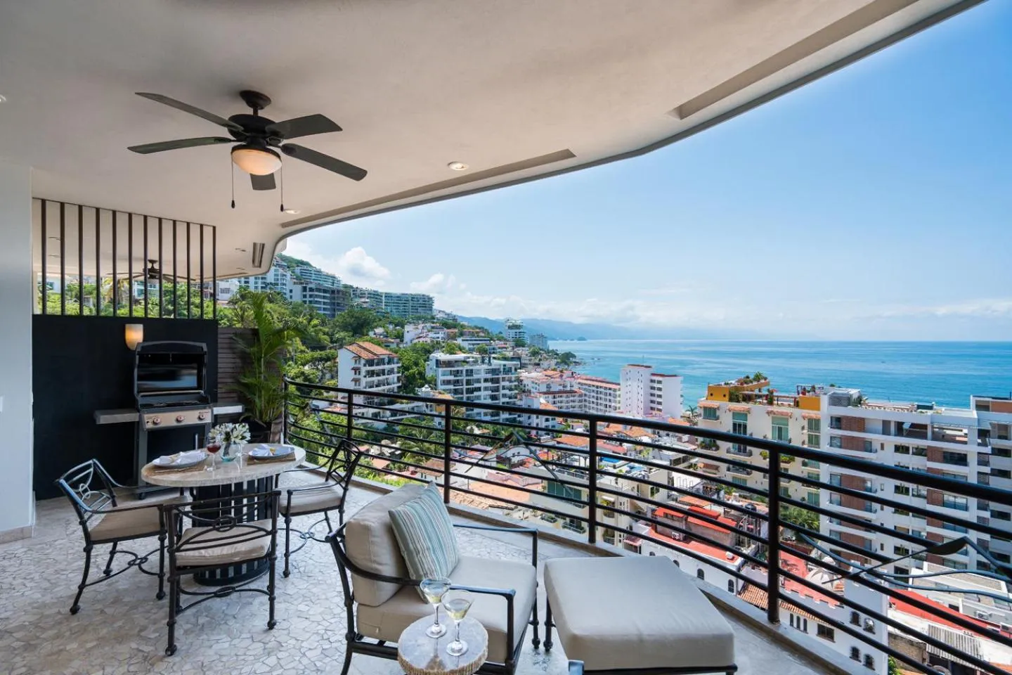 Balcony/Terrace in Pinnacle Resorts 180