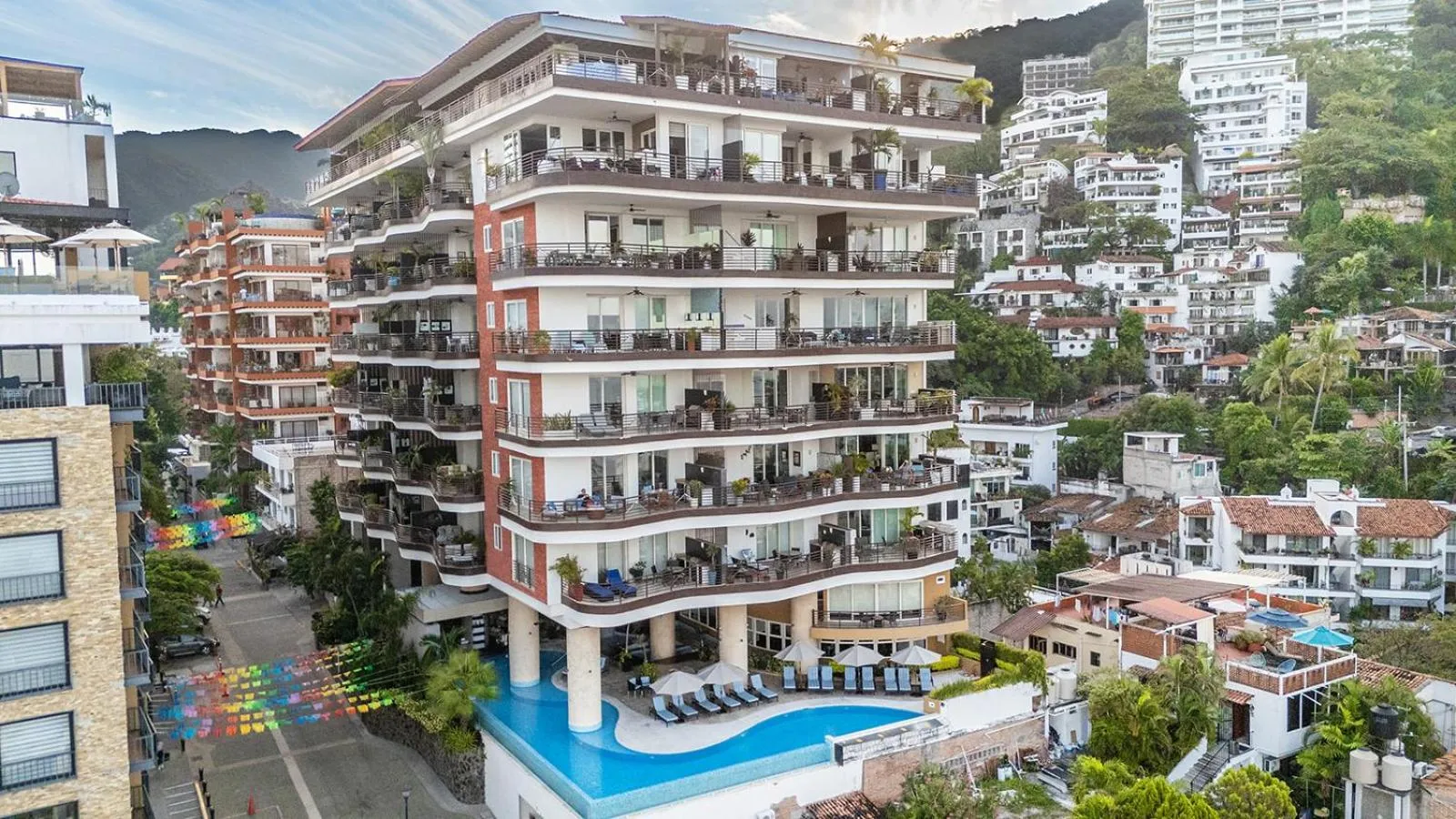 Property building in Pinnacle Resorts 180