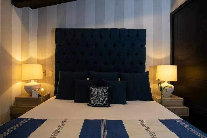 Bedroom, Bed in Pinnacle Resorts 180