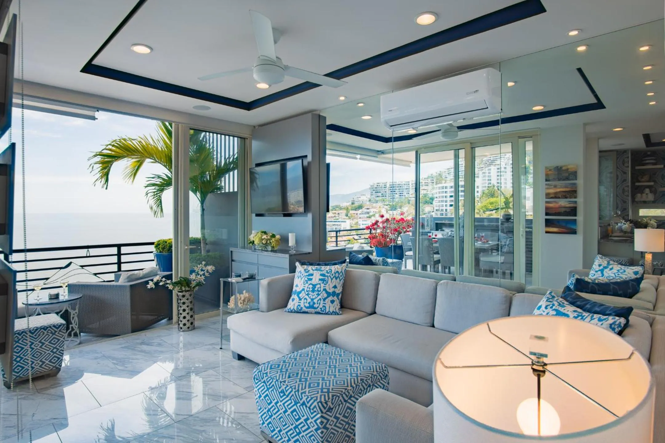 Living room in Pinnacle Resorts 180