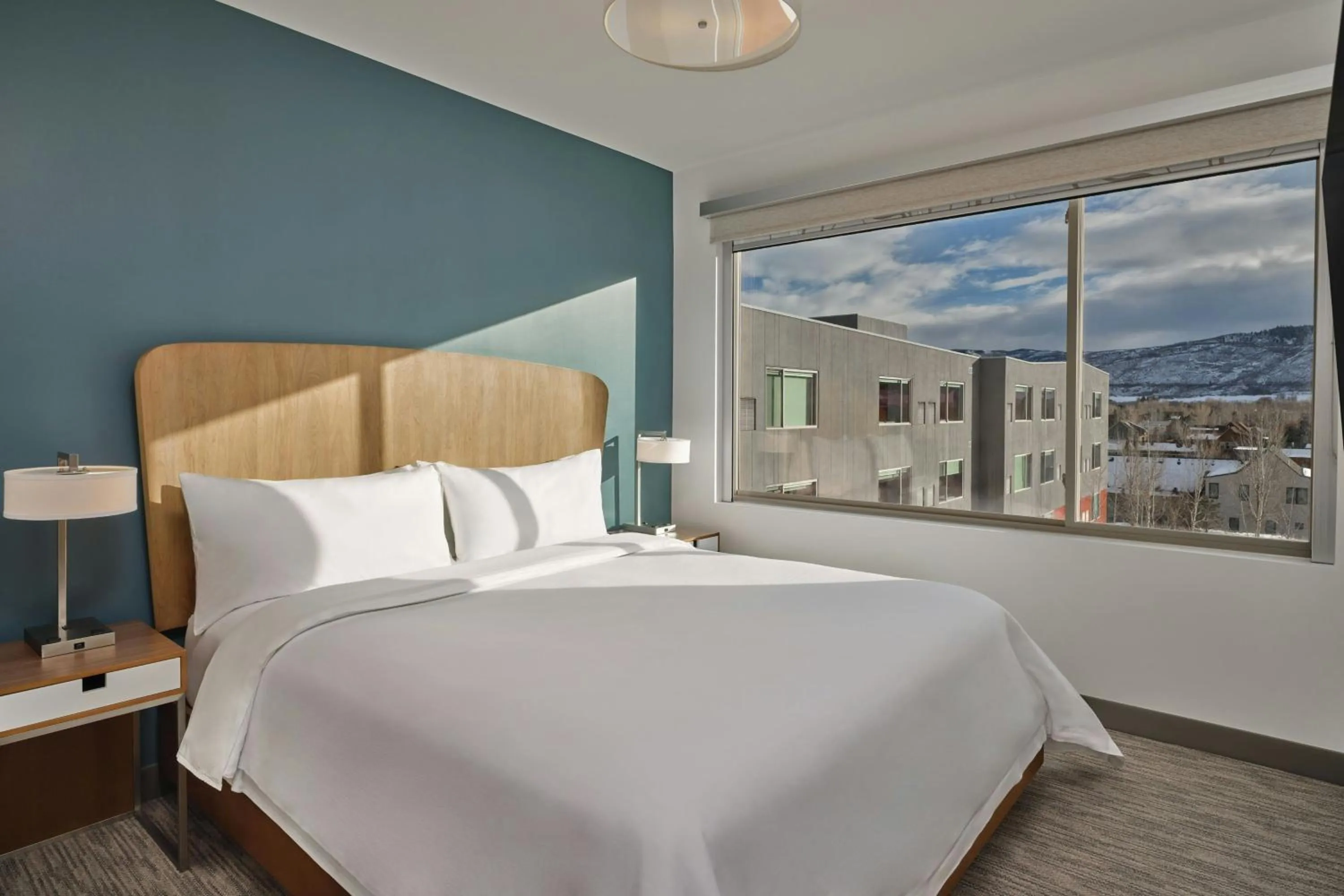 Bedroom, Bed in Element Basalt - Aspen