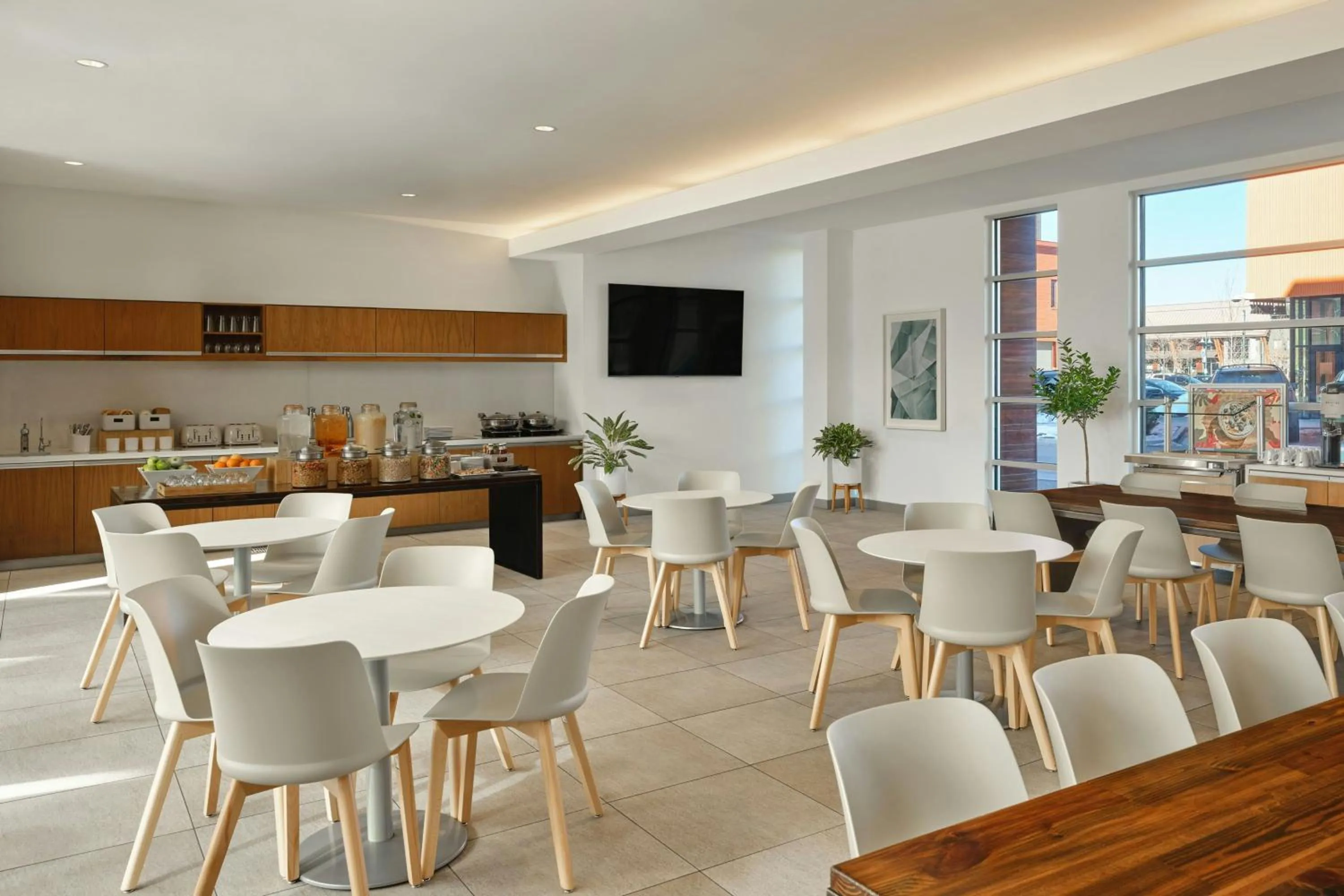 Breakfast in Element Basalt - Aspen