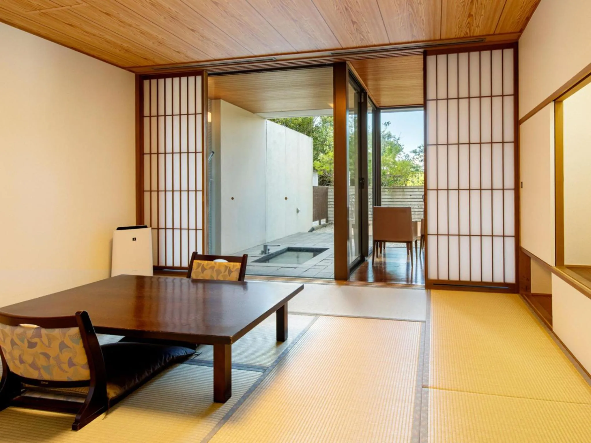 Photo of the whole room in Kurhouse Shirahama