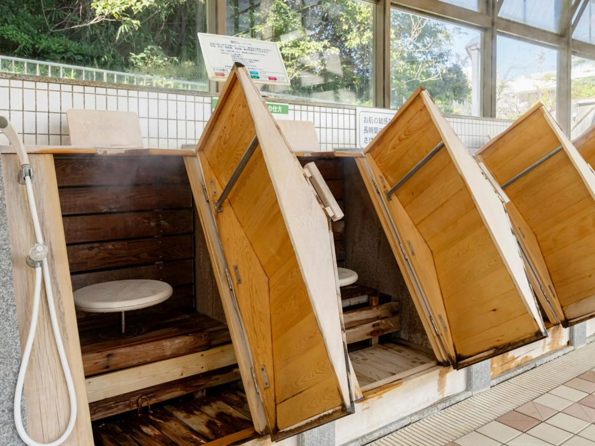 Hot Spring Bath in Kurhouse Shirahama