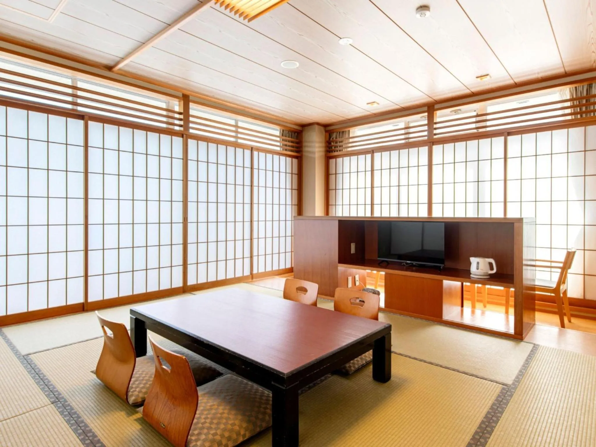 Photo of the whole room in Kurhouse Shirahama