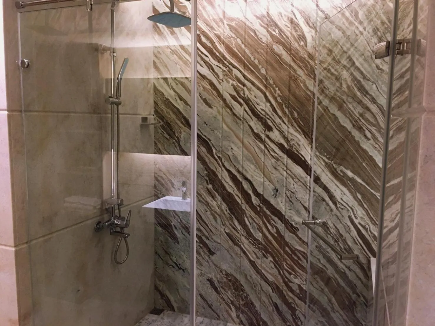 Shower in Michelle hotel