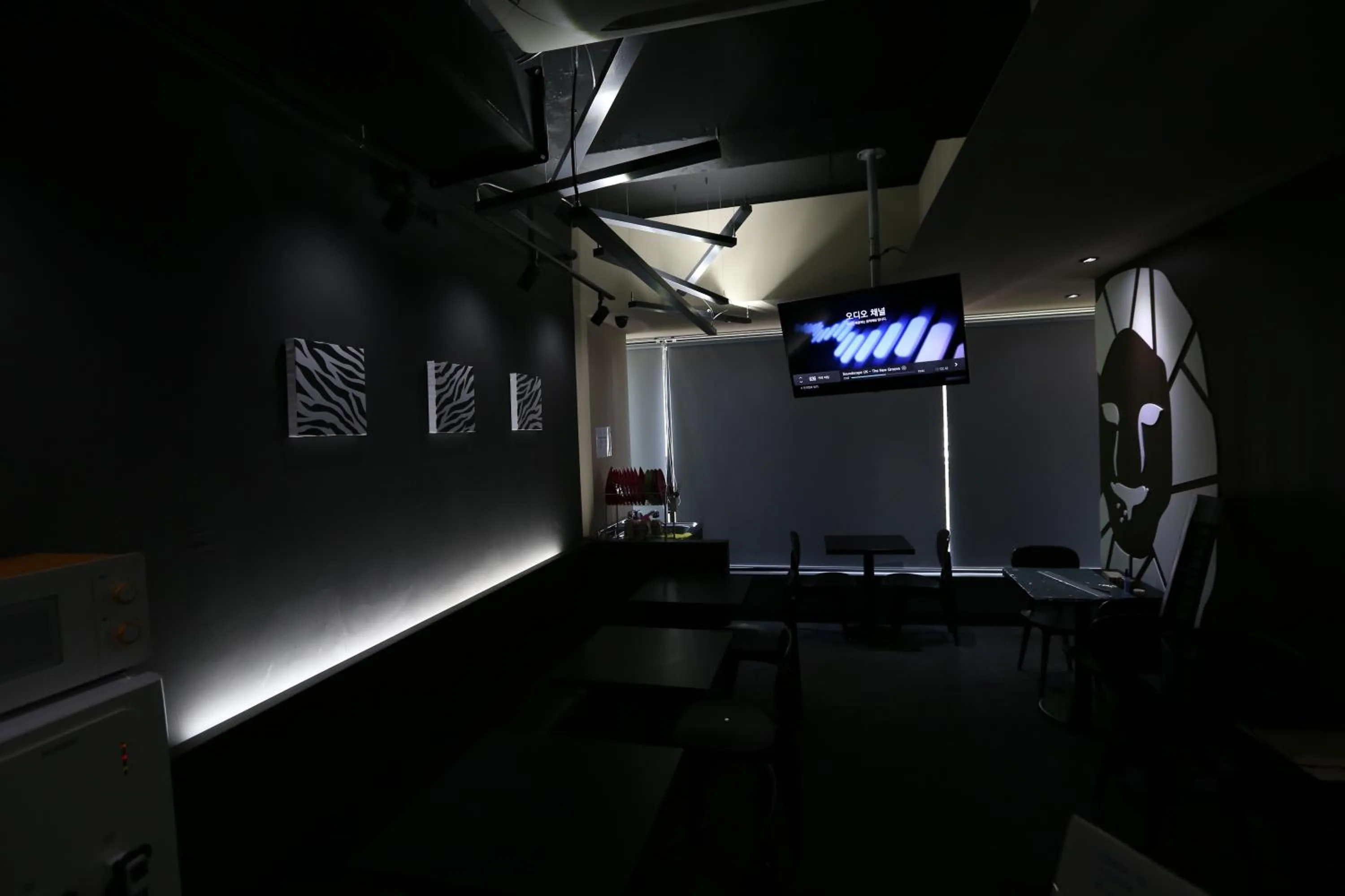 Communal lounge/ TV room in Philstay Ehwa Boutique - Female Only