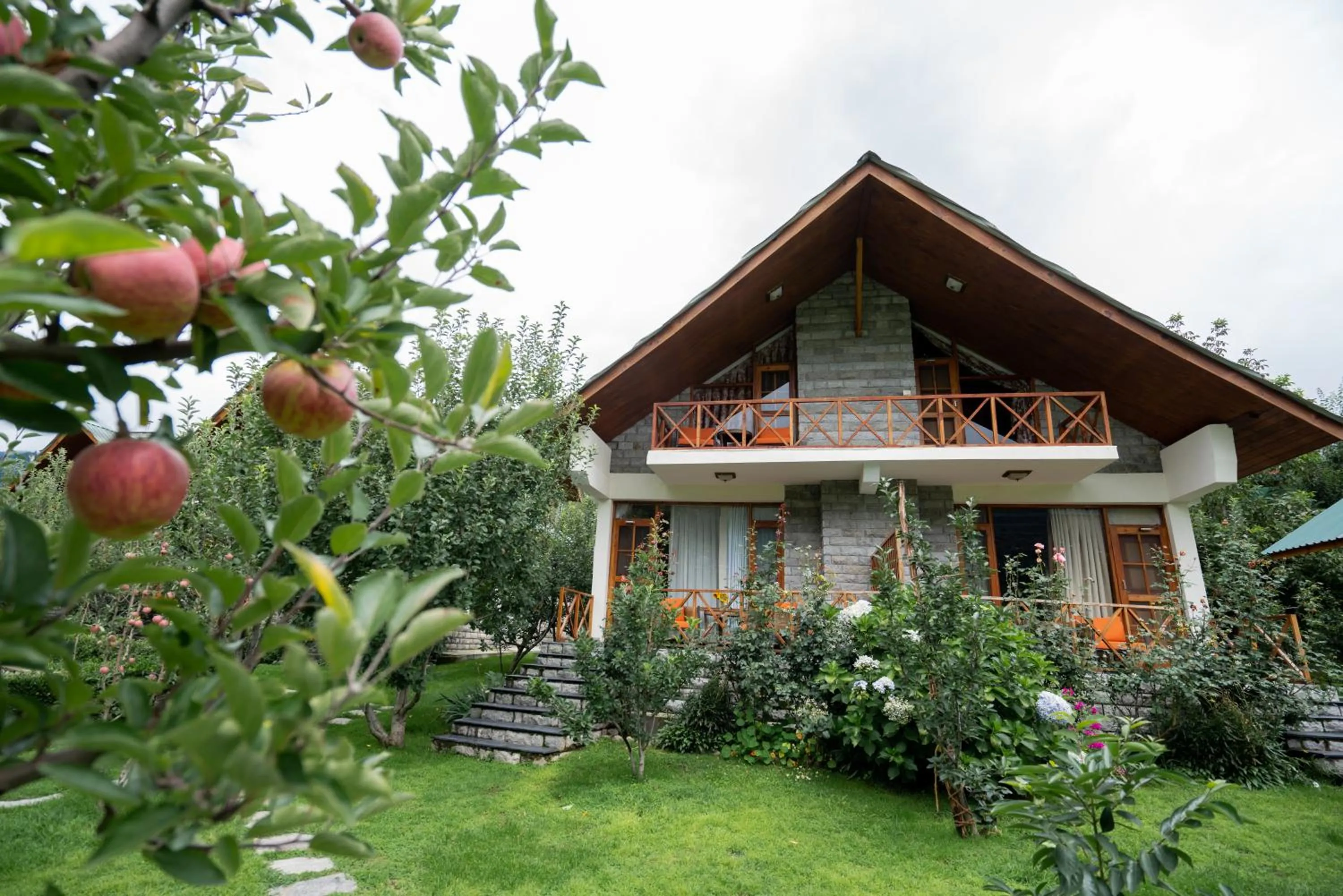Property building in Larisa Resort Manali