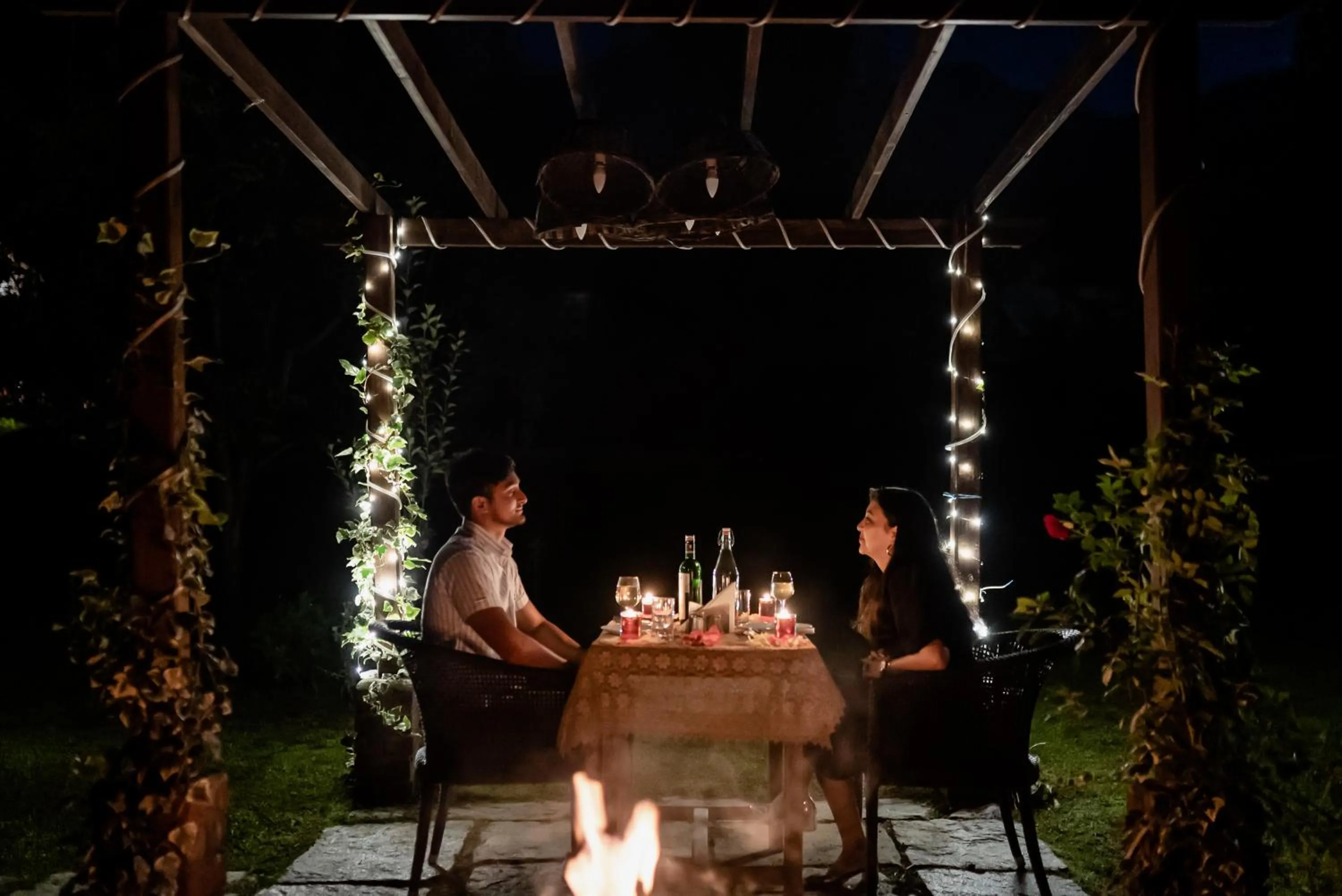 Dining area in Larisa Resort Manali