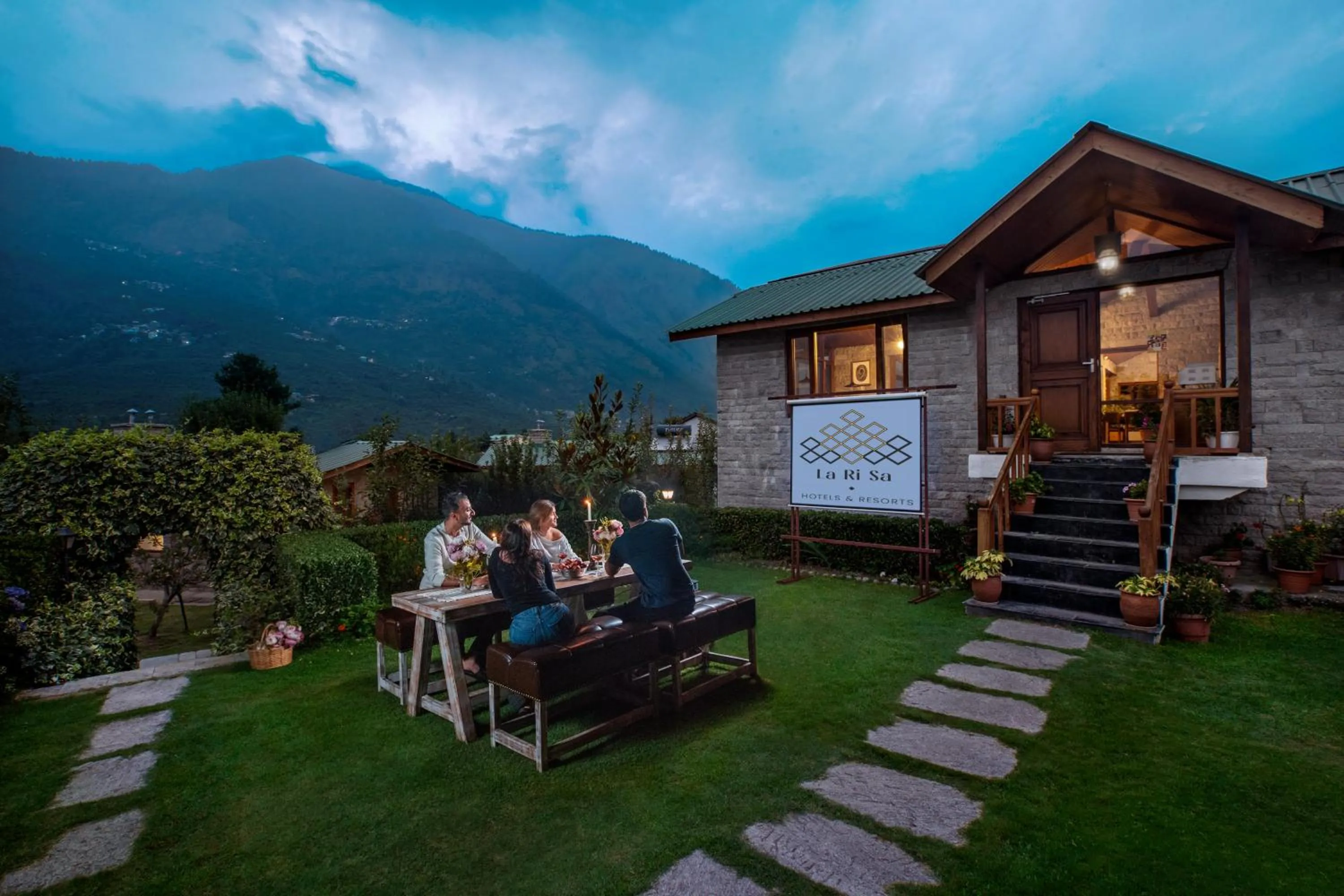 Garden in Larisa Resort Manali