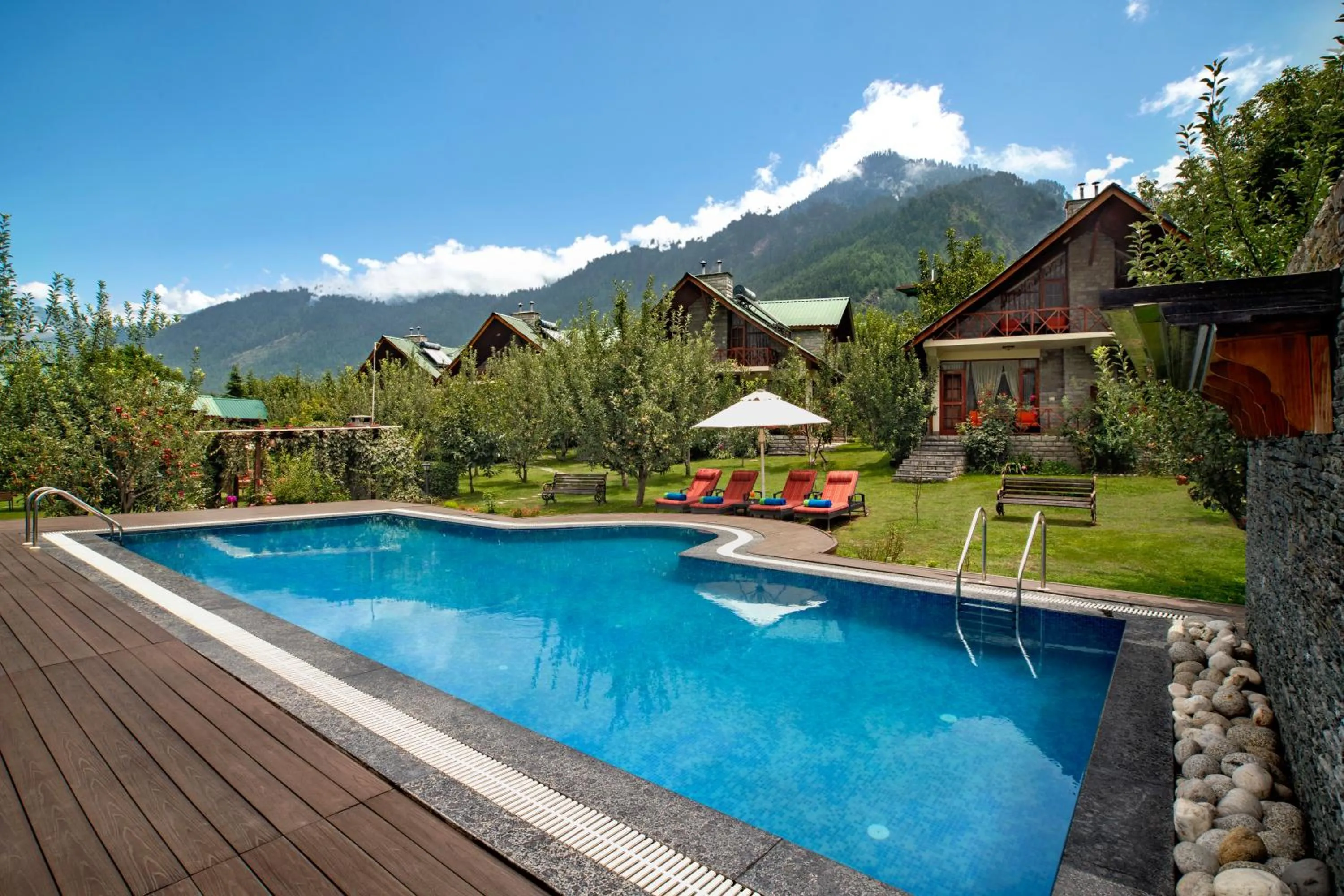 Swimming pool in Larisa Resort Manali