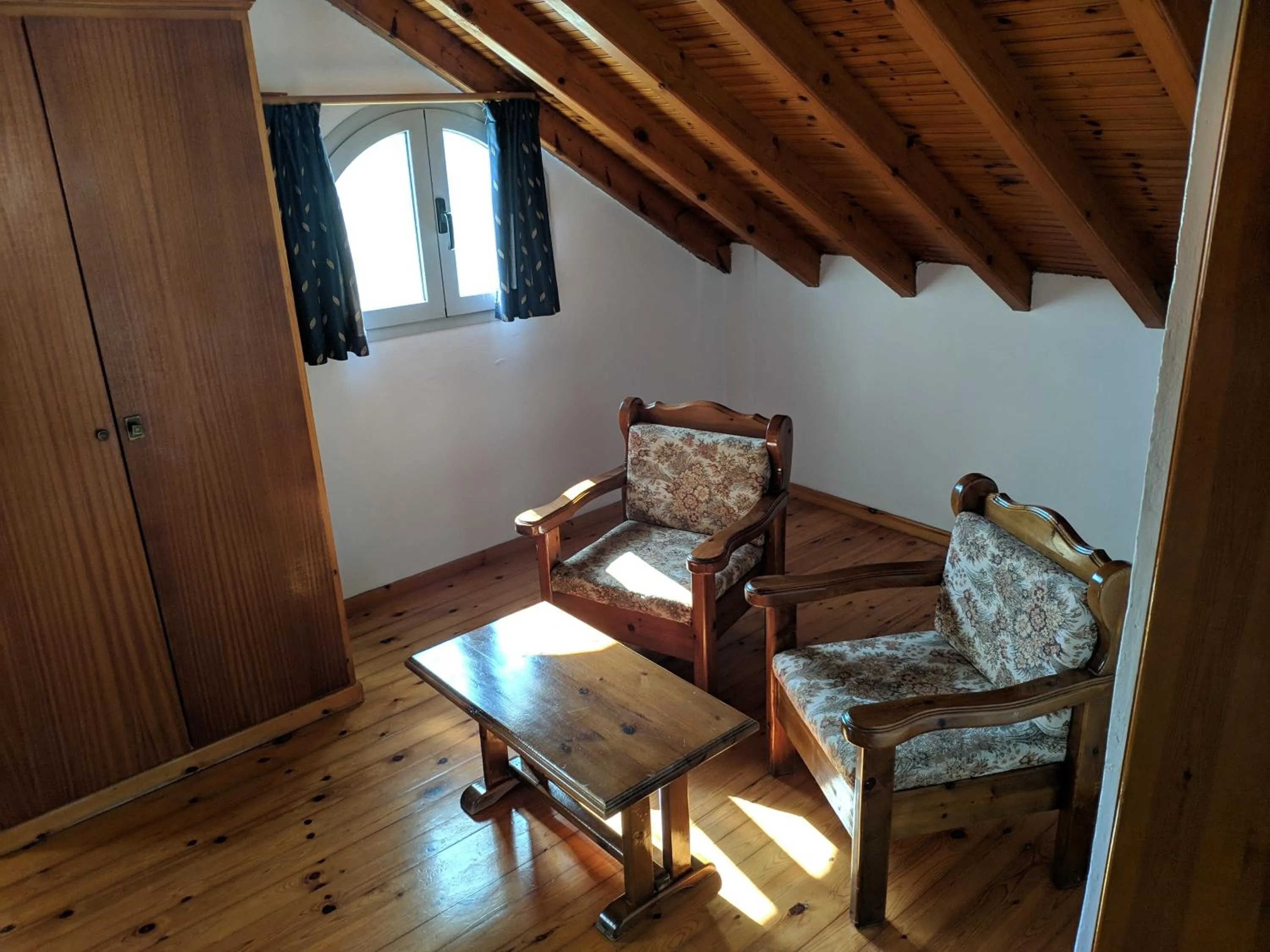 Seating area in Tondoris Apartments