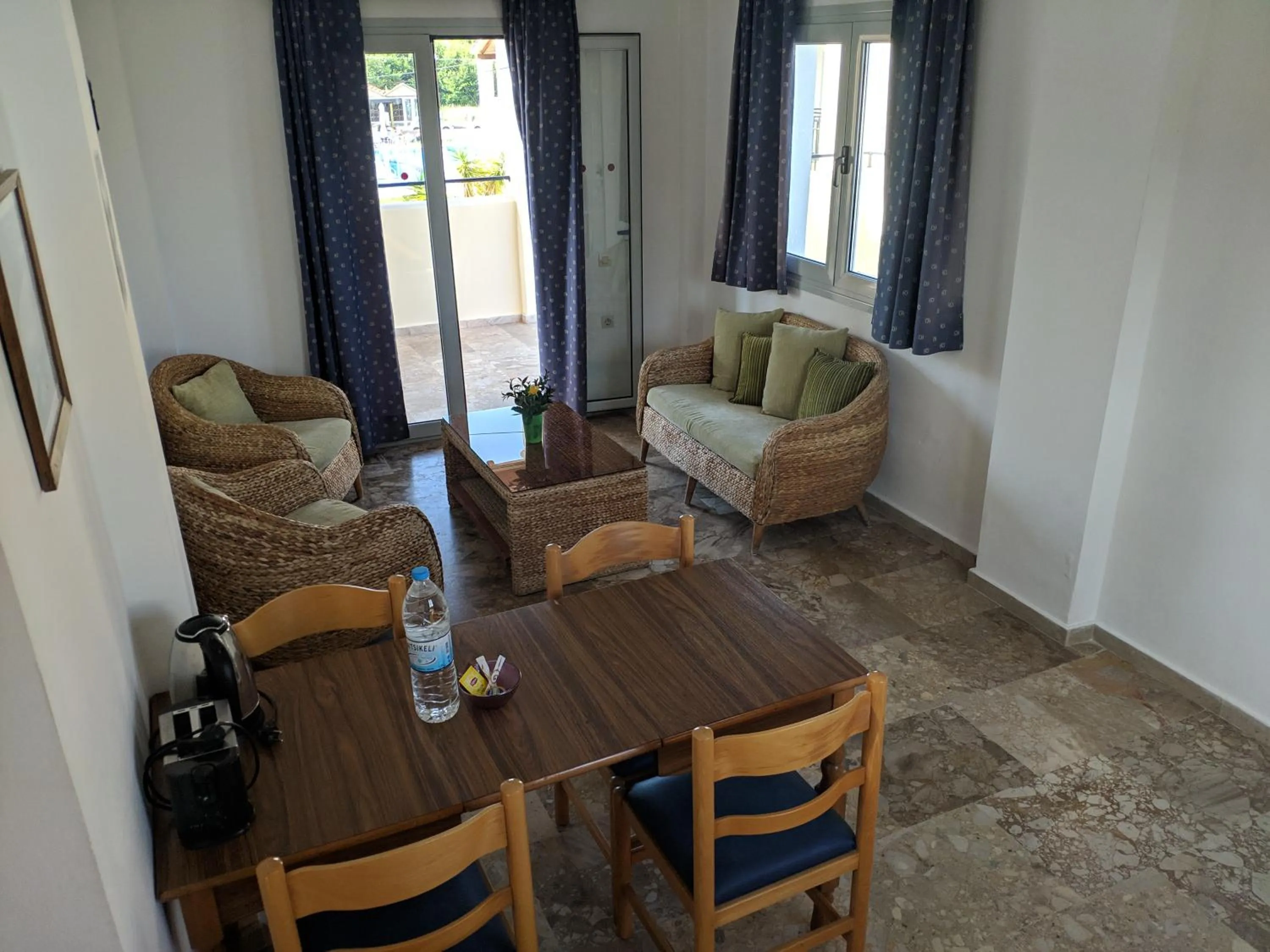 Photo of the whole room in Tondoris Apartments