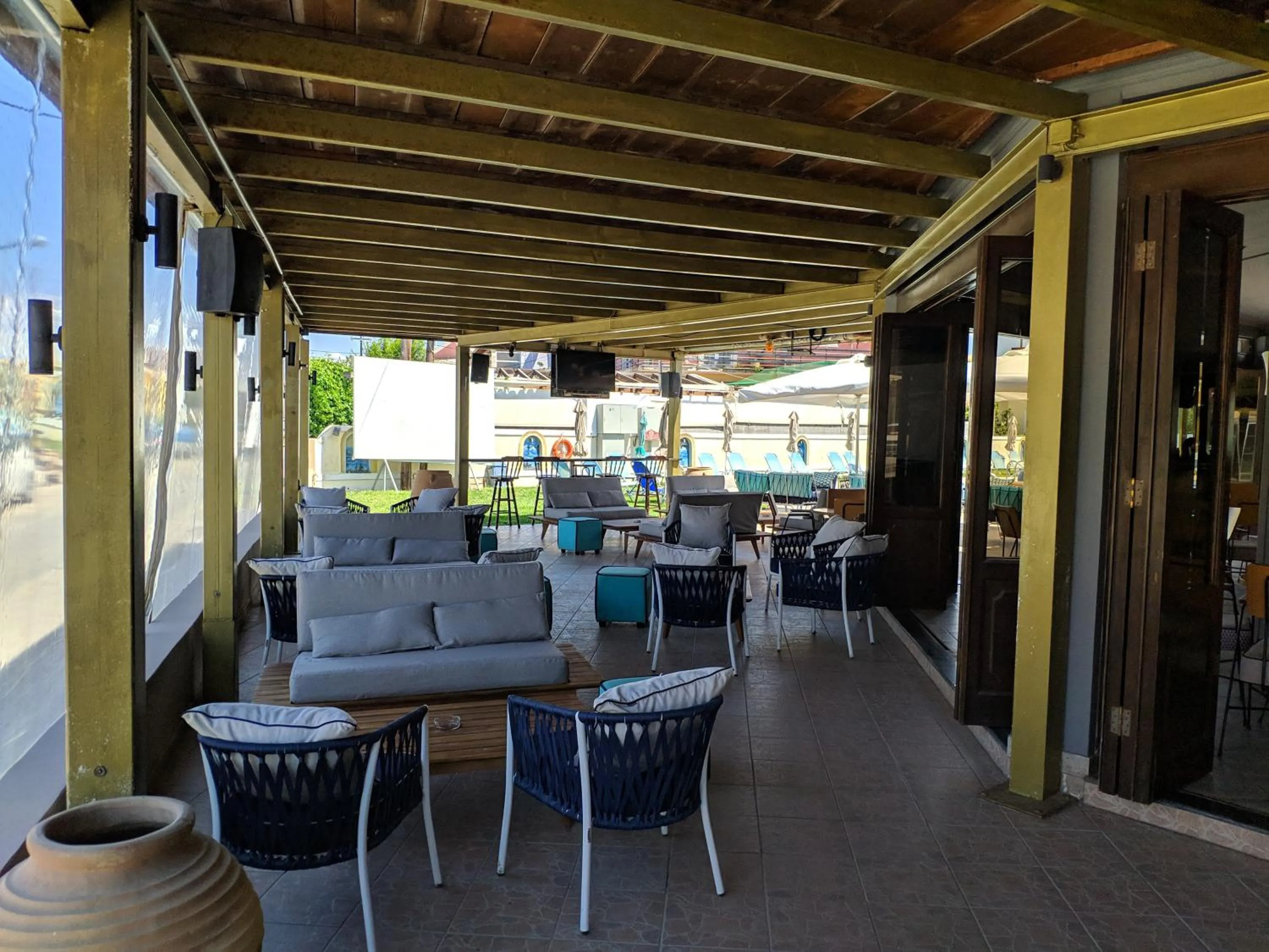 Patio in Tondoris Apartments