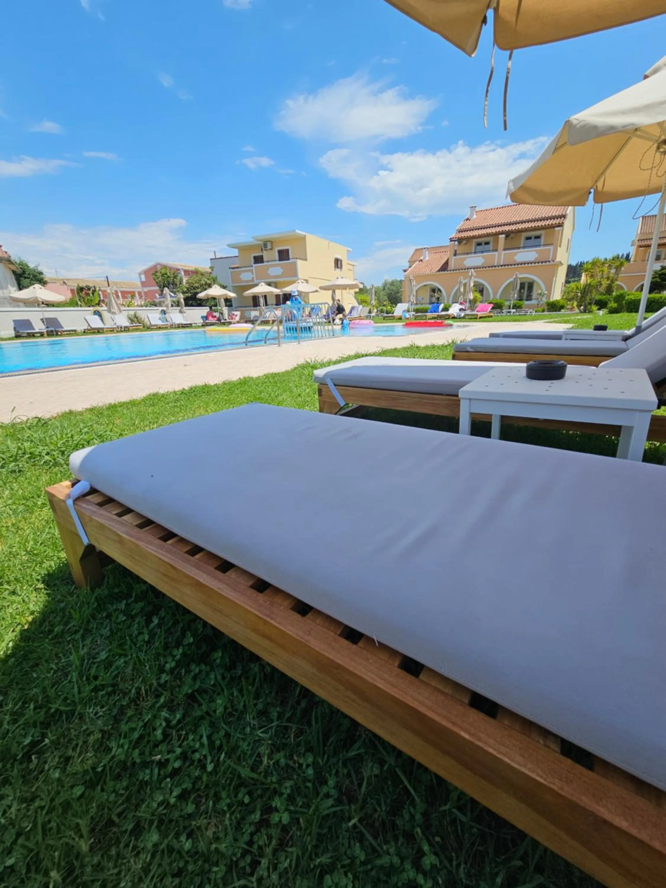 Day in Tondoris Apartments