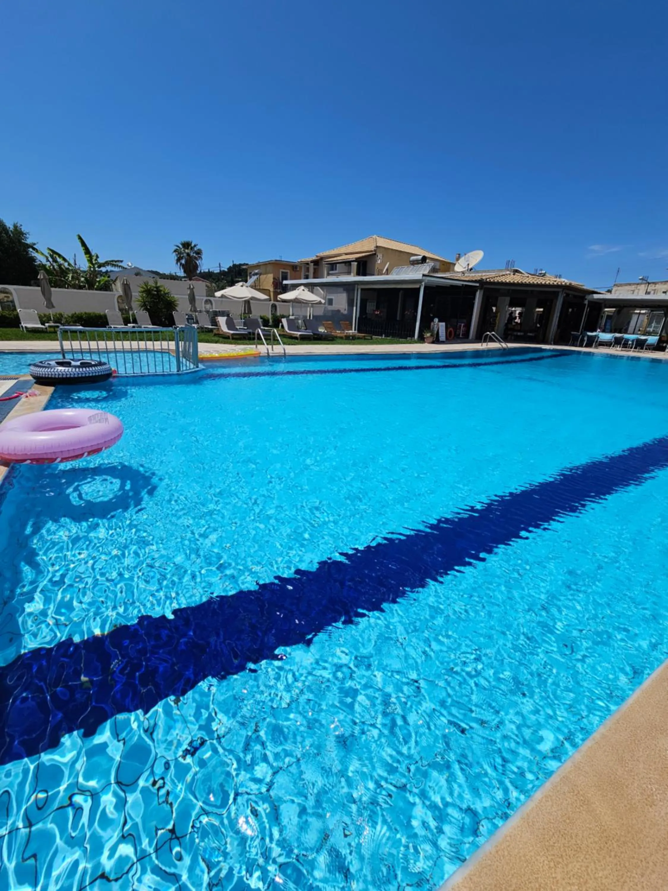 Day in Tondoris Apartments