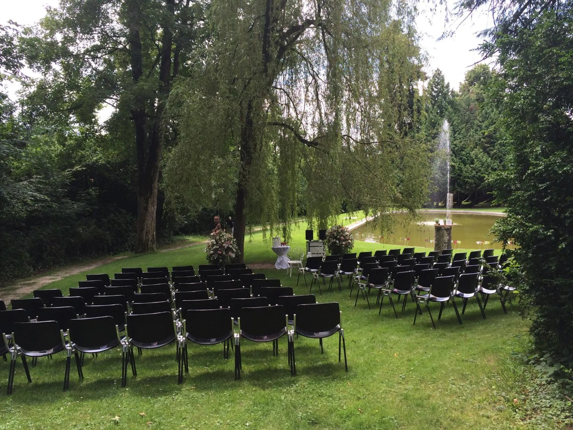 wedding in Schloss Münchenwiler