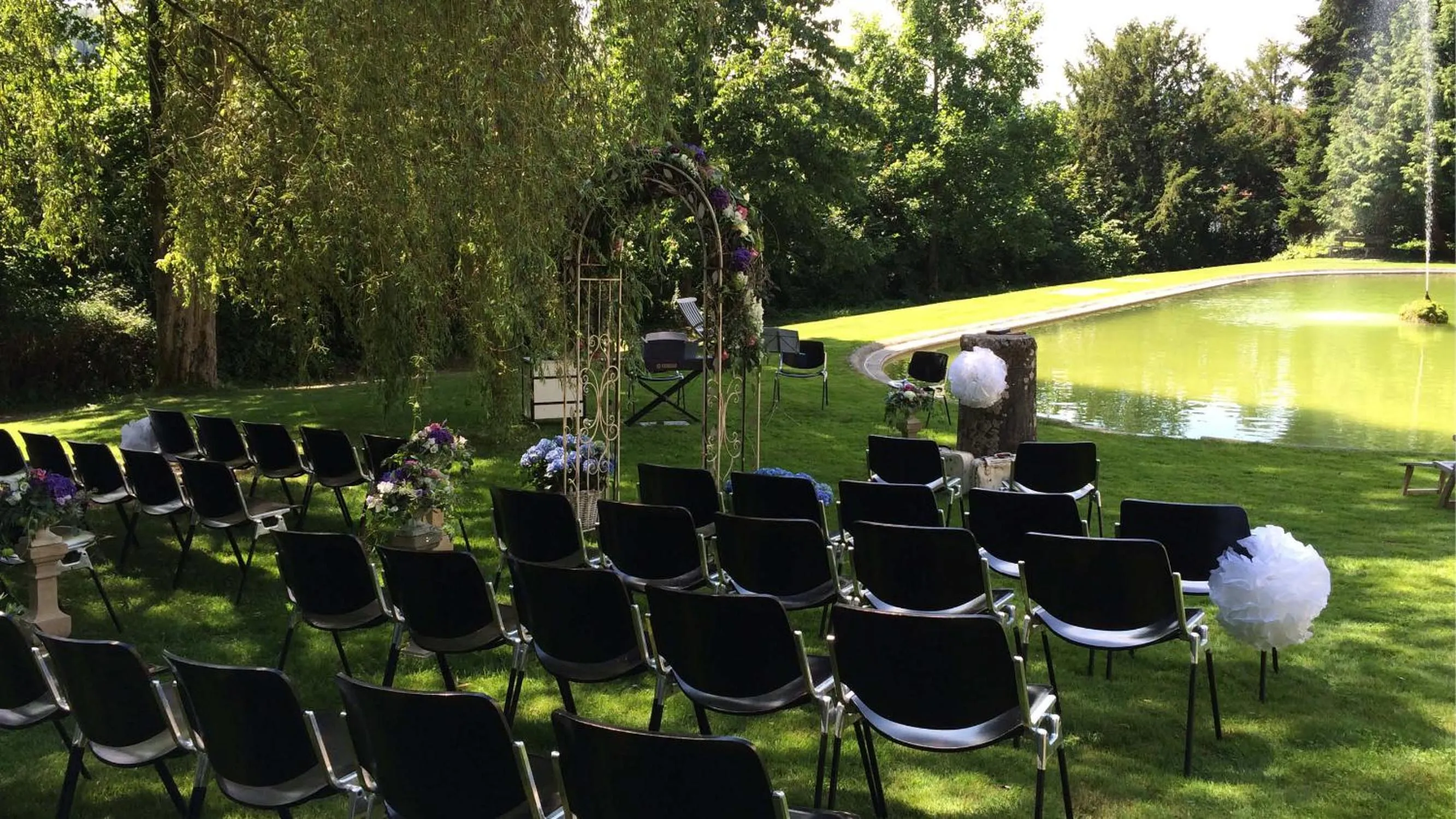 wedding in Schloss Münchenwiler