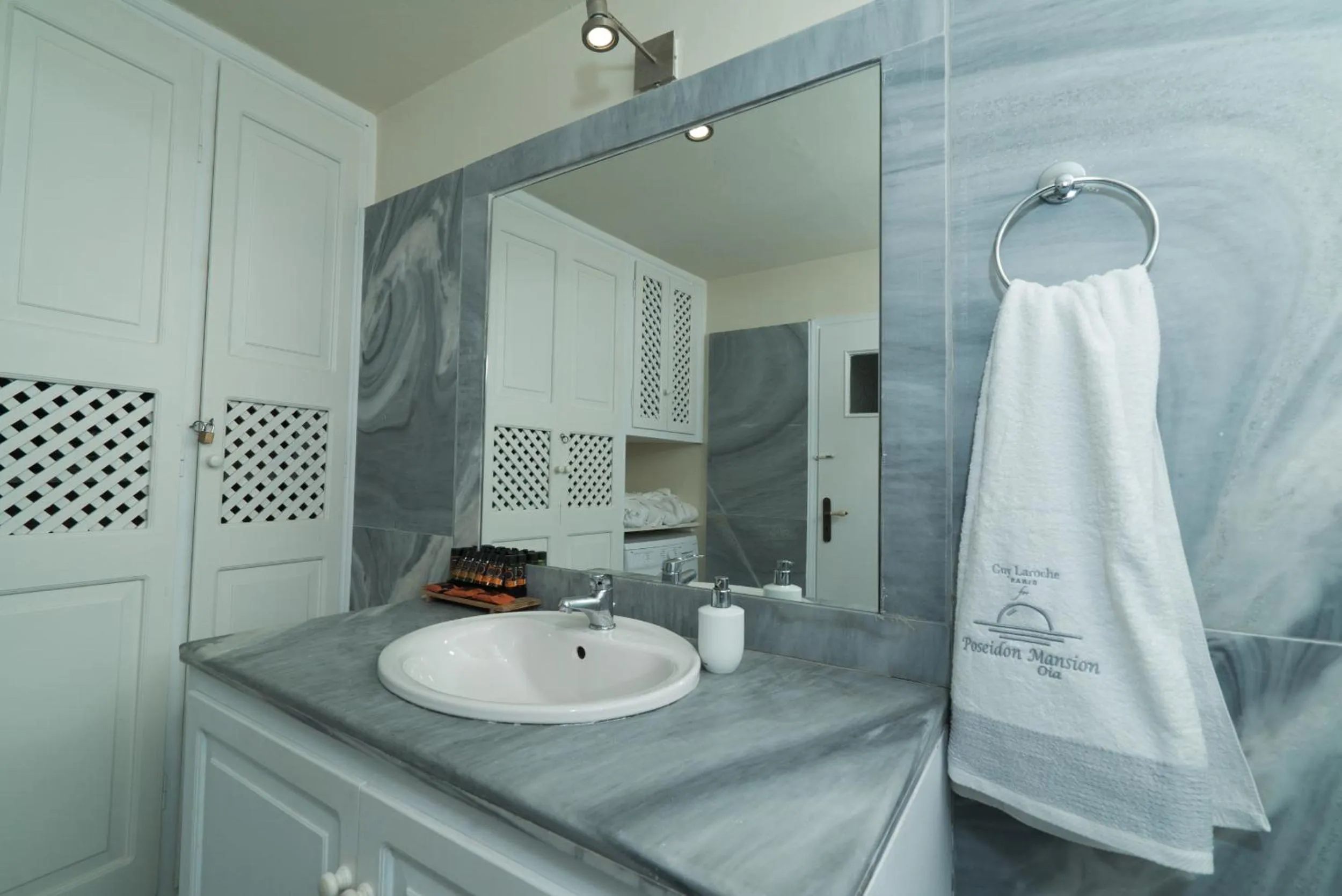 Bathroom in Poseidon Mansion Sunset