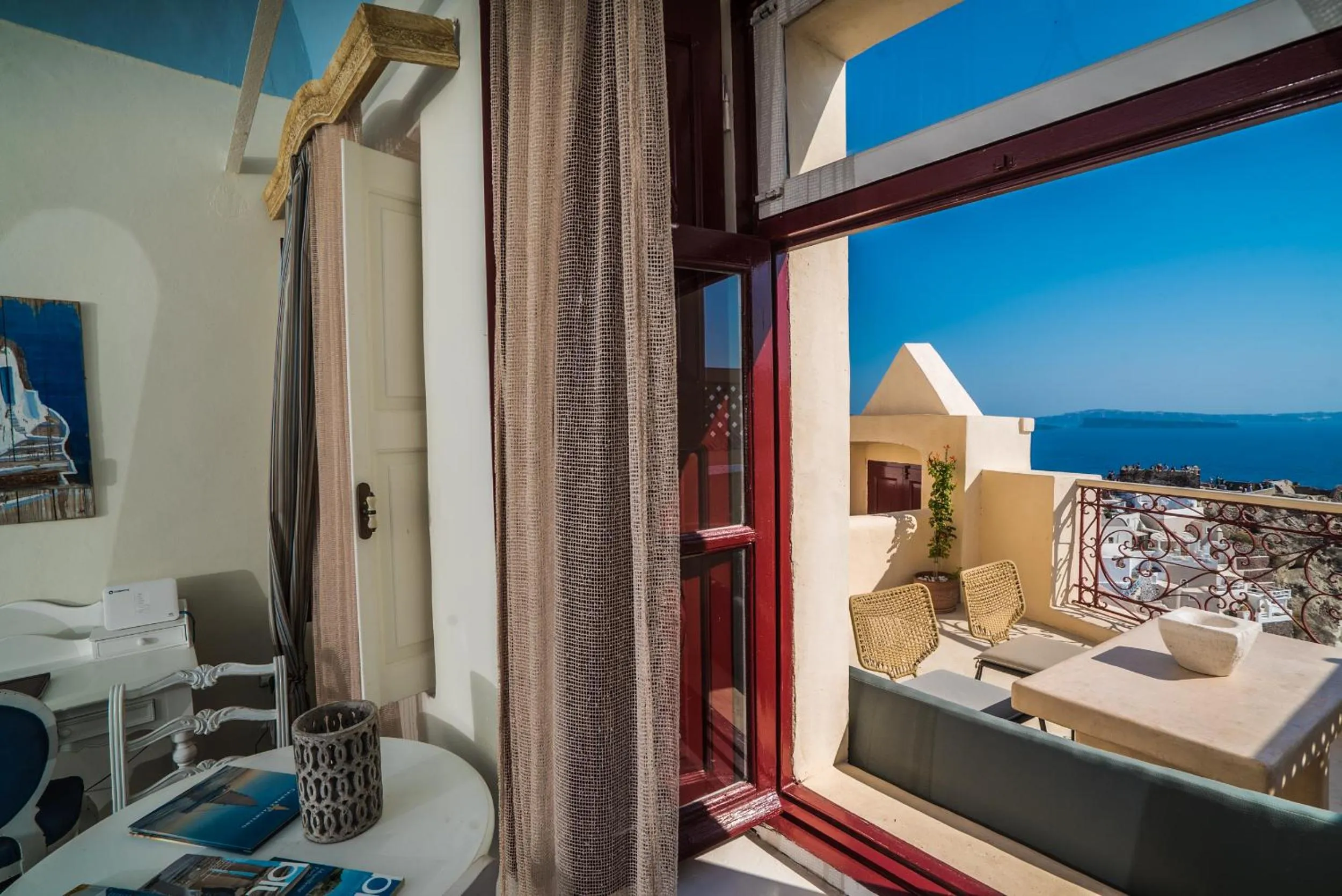 Living room, Bed in Poseidon Mansion Sunset