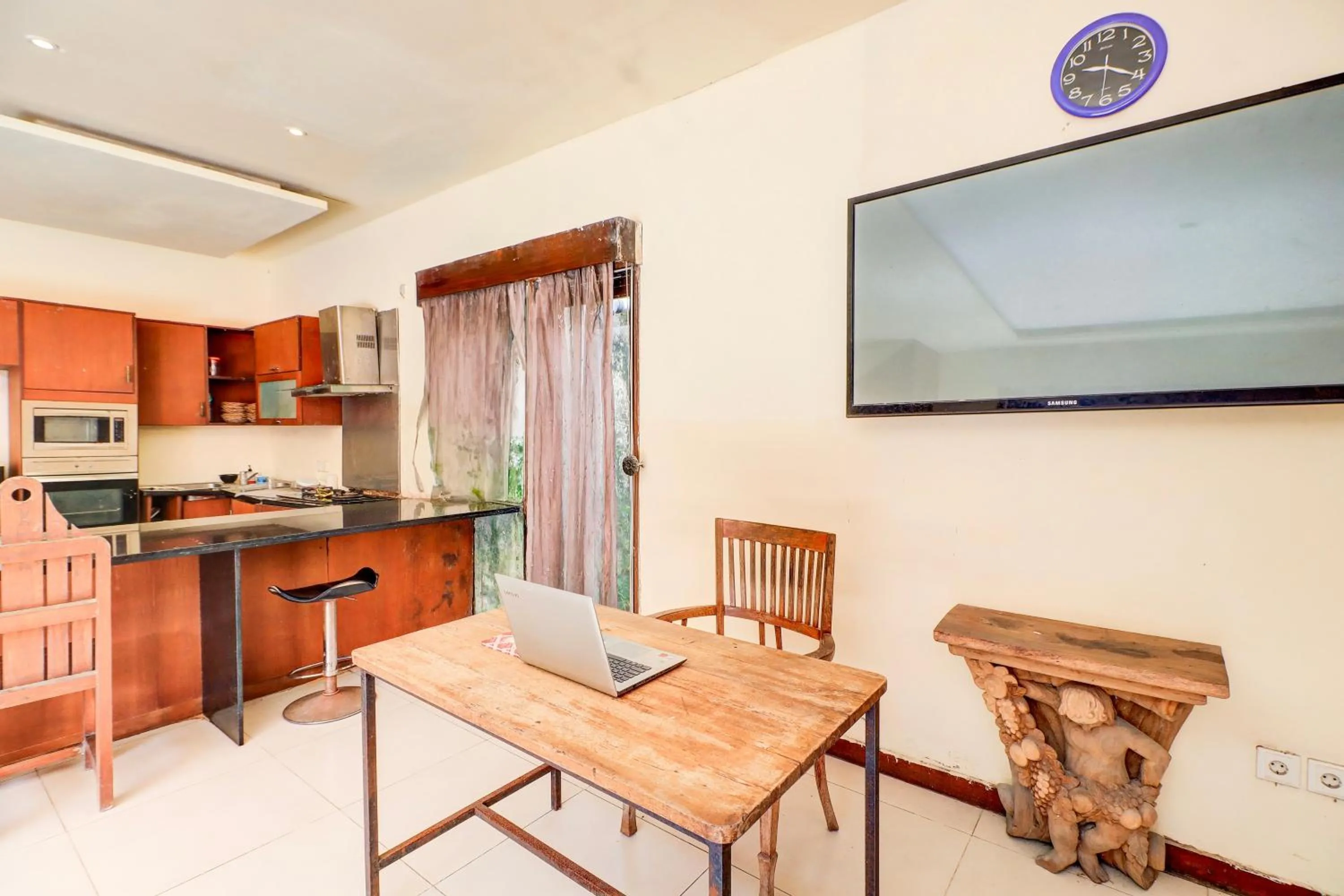 Lobby or reception in Collection O Putri Inn Homestay