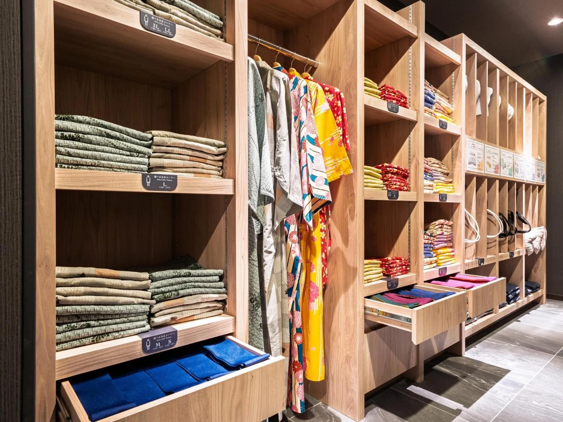 Lobby or reception in Grandvrio Hotel Tamba Sasayama Wakura - ROUTE INN HOTELS -