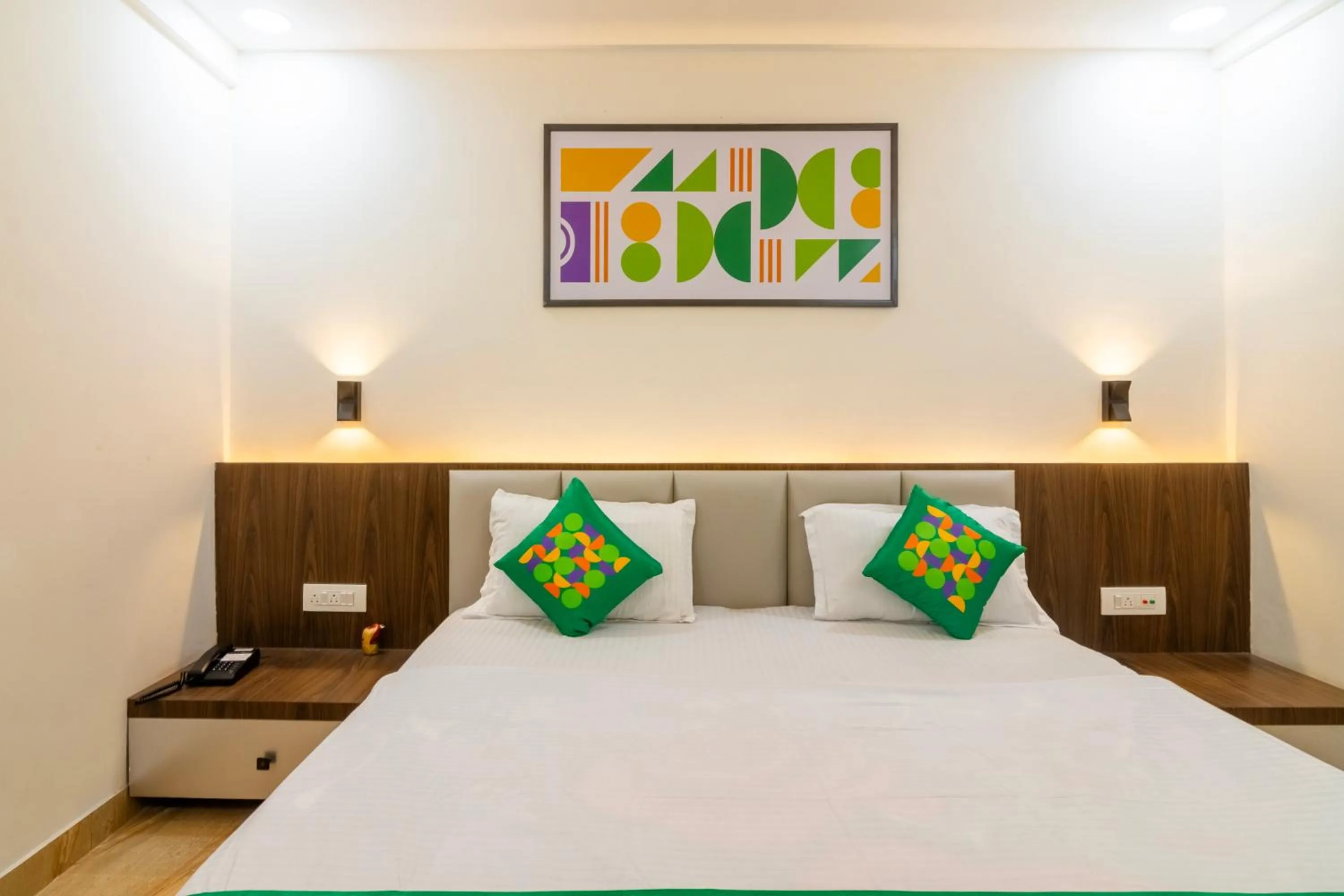 Bedroom, Bed in Treebo Petals Suites & Banquet - New Town