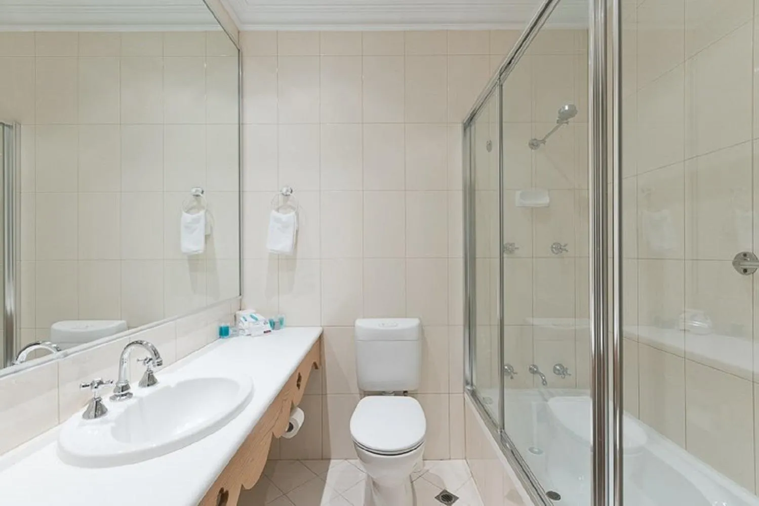 Shower in Hotel The Teo Near Delhi AIRPORT