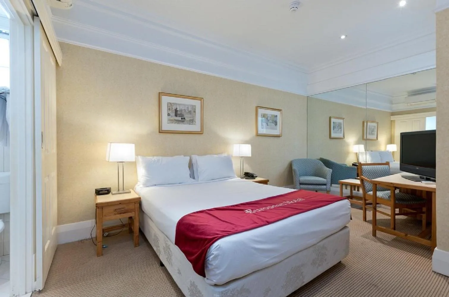 Bed in Hotel The Teo Near Delhi AIRPORT