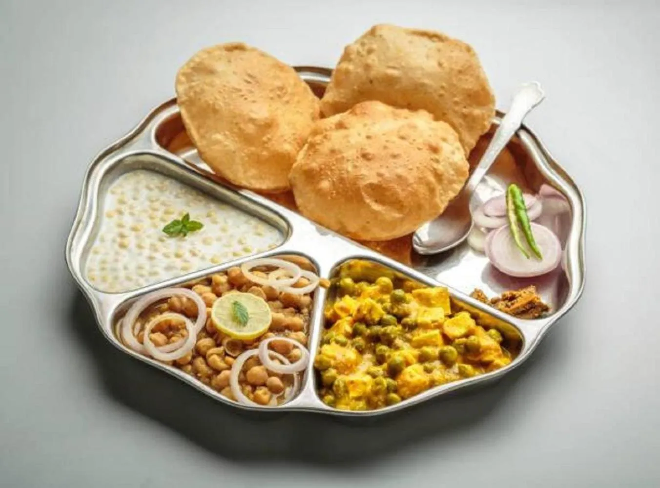 Food and drinks in Hotel The Teo Near Delhi AIRPORT