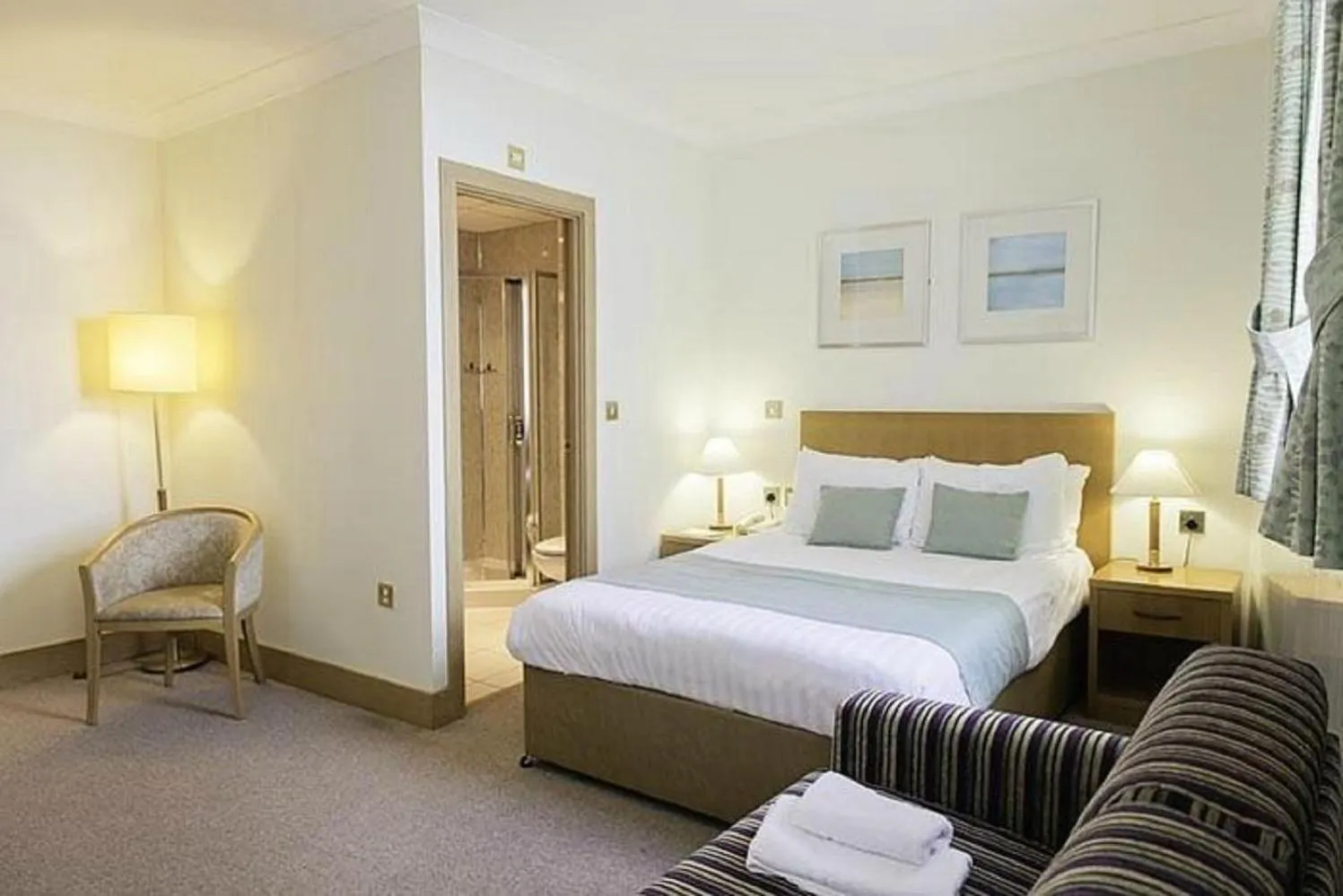 Bed in Hotel The Teo Near Delhi AIRPORT