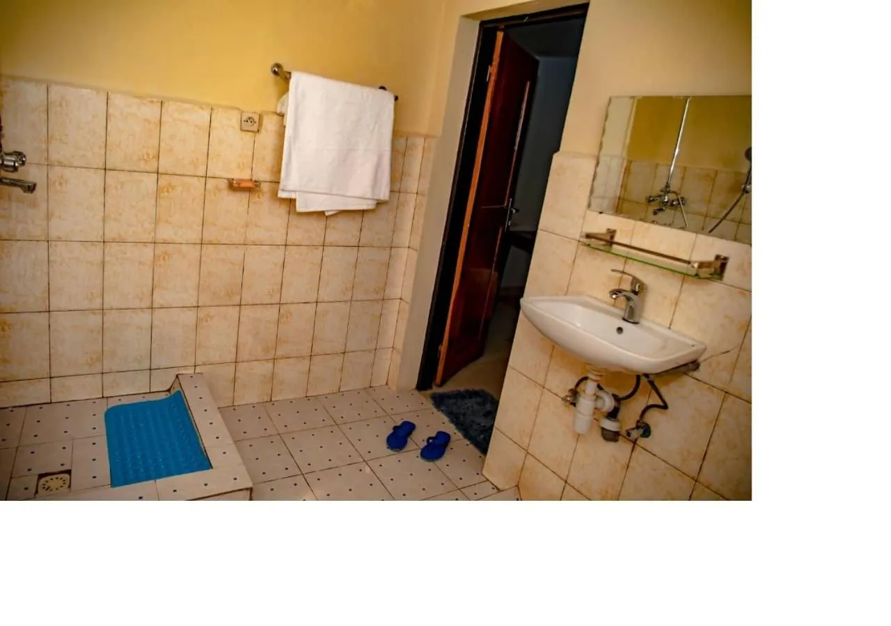 Shower in Bujumbura Hotel and Appartment
