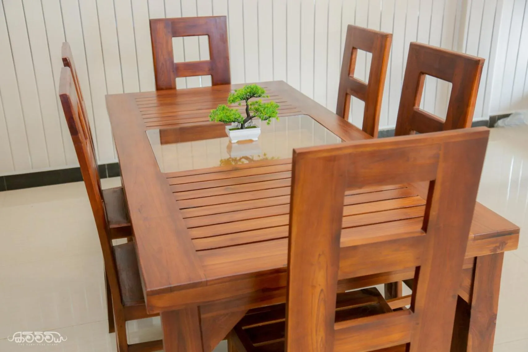 Dining area in Blue Spring Hotel Wadduwa