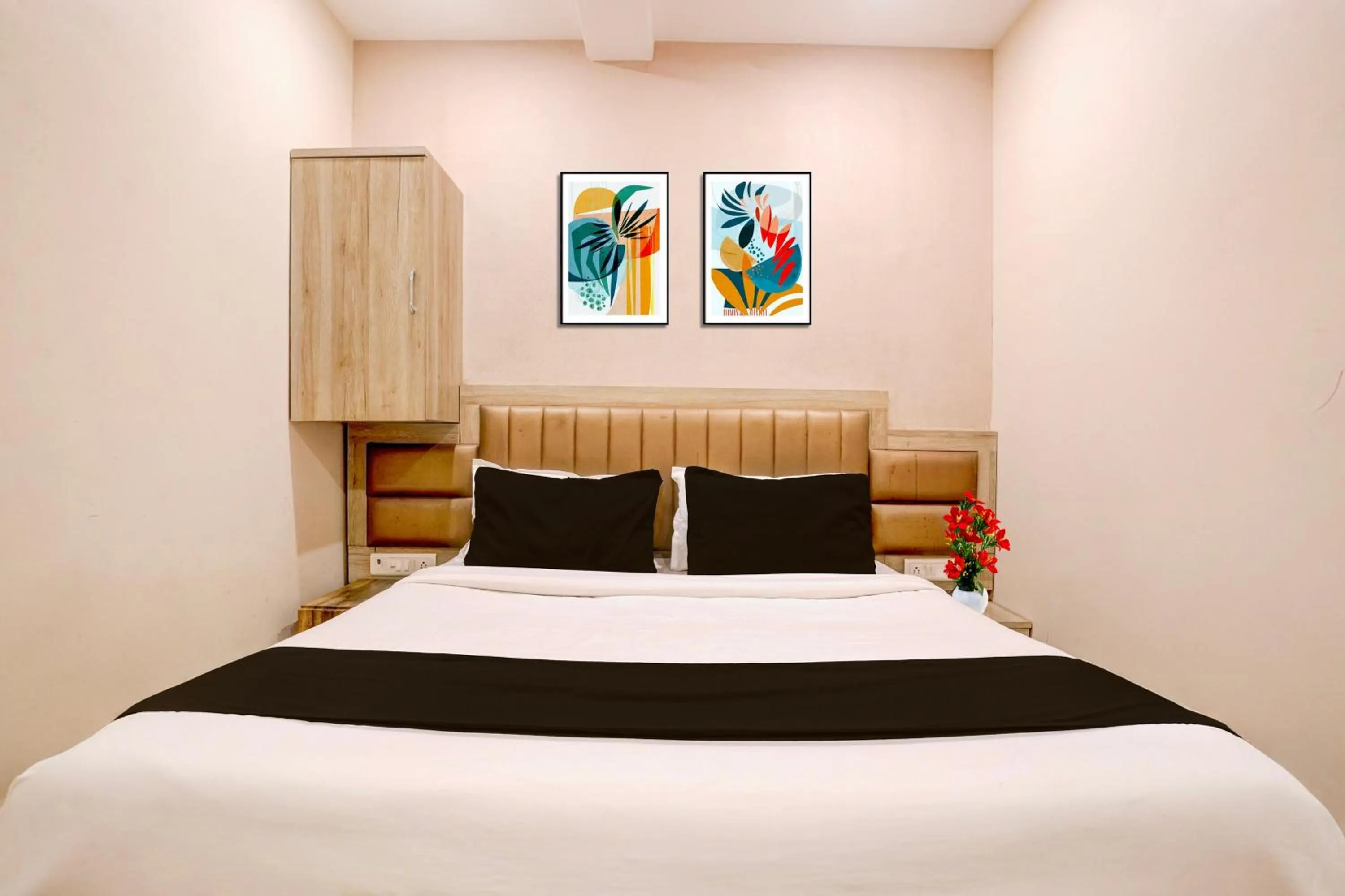 Bedroom, Bed in Collection O Crawford Market Formerly Al Ibrahim Hotel