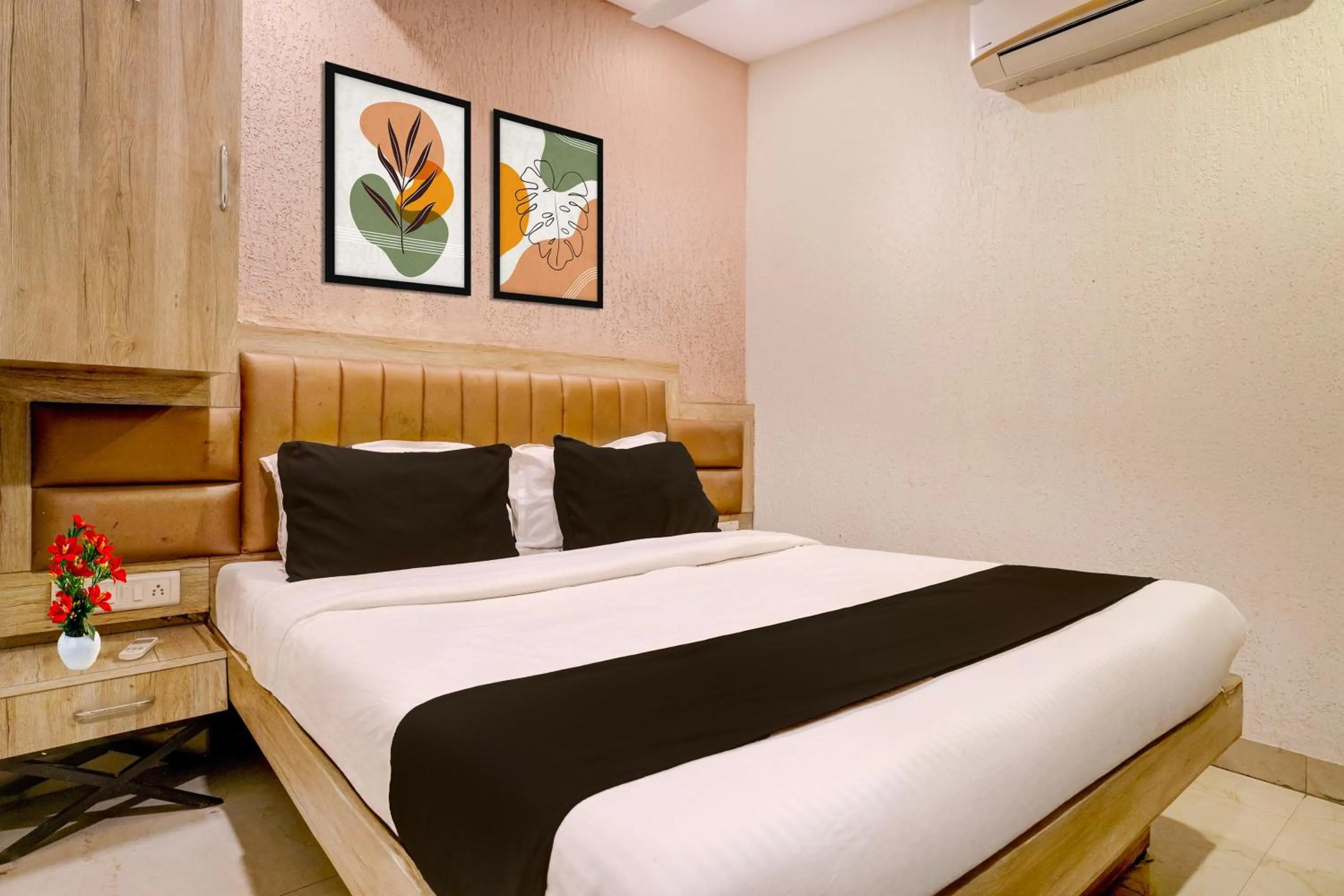 Bedroom, Bed in Collection O Crawford Market Formerly Al Ibrahim Hotel