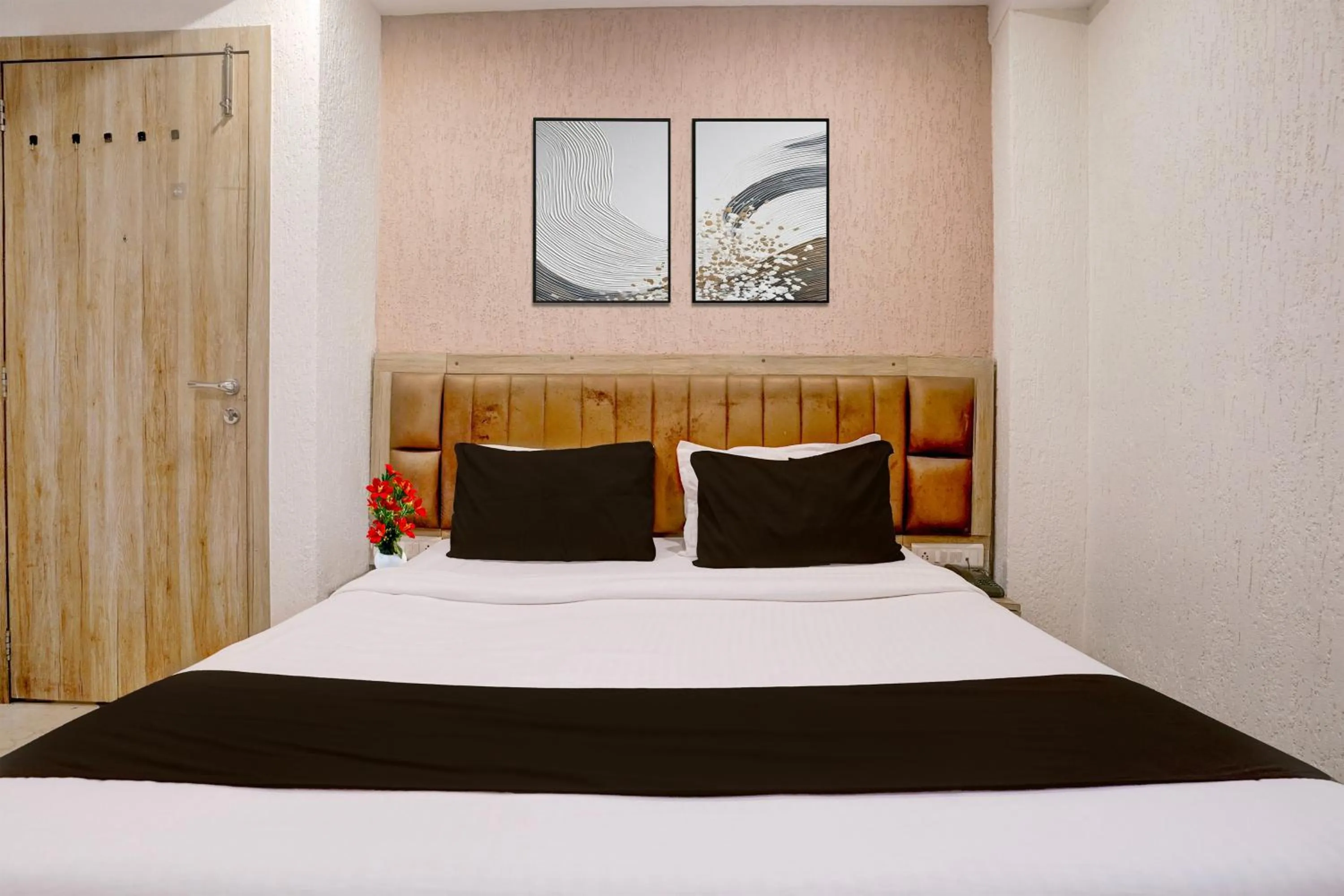 Bedroom, Bed in Collection O Crawford Market Formerly Al Ibrahim Hotel