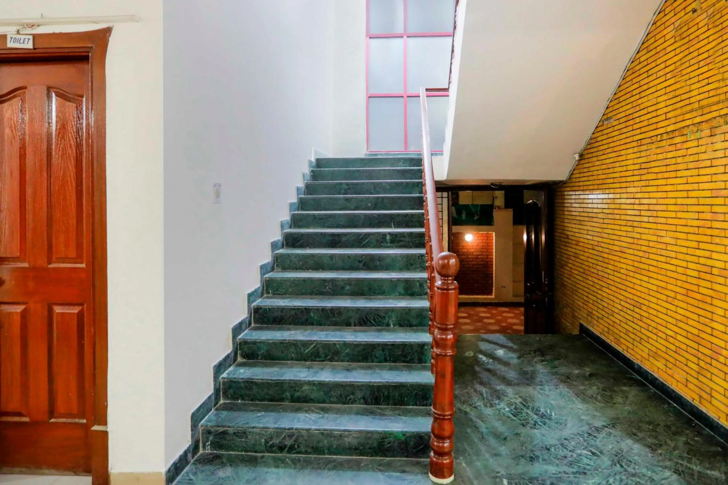 Lobby or reception in Hotel O Sunshine Near Iskcon Temple Noida