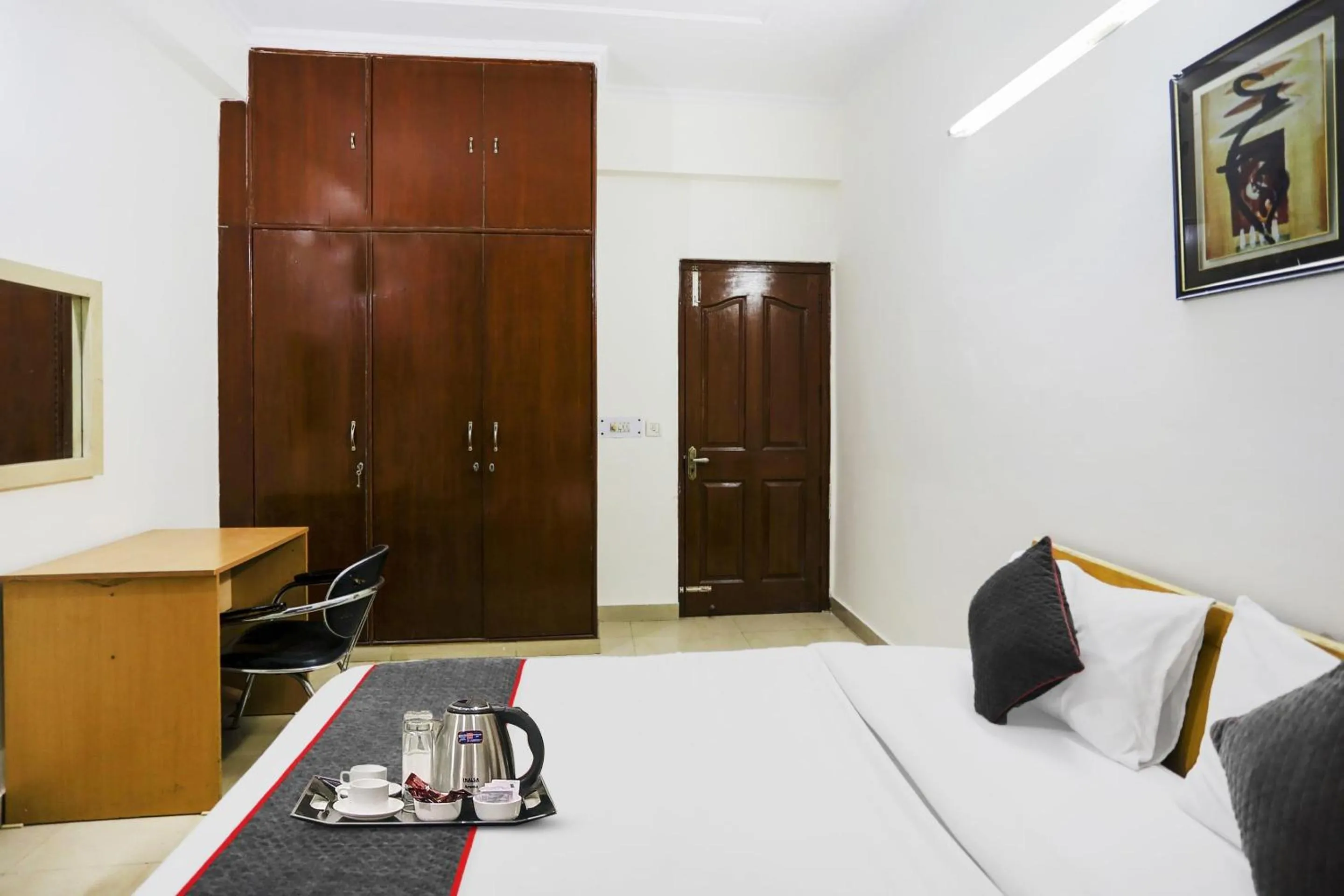 Bedroom, Bed in Hotel O Sunshine Near Iskcon Temple Noida