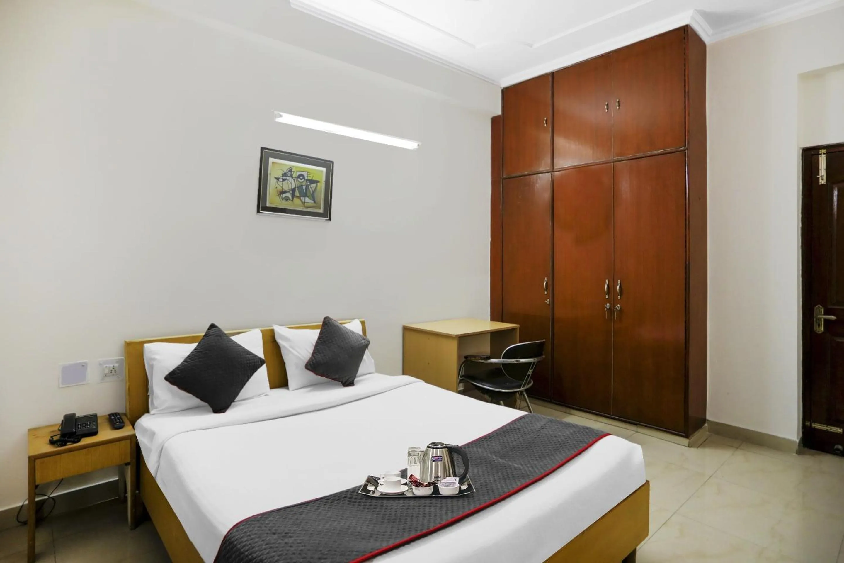 Bedroom, Bed in Hotel O Sunshine Near Iskcon Temple Noida