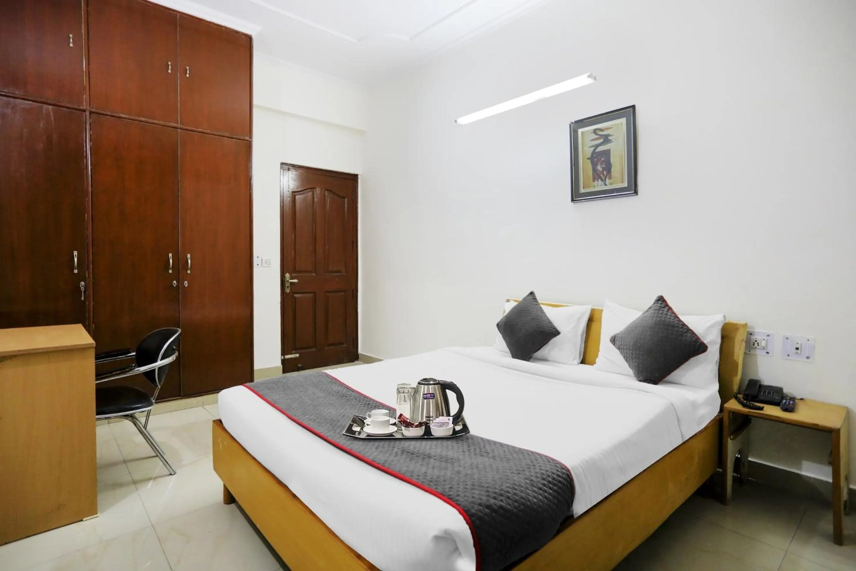 Bedroom, Bed in Hotel O Sunshine Near Iskcon Temple Noida