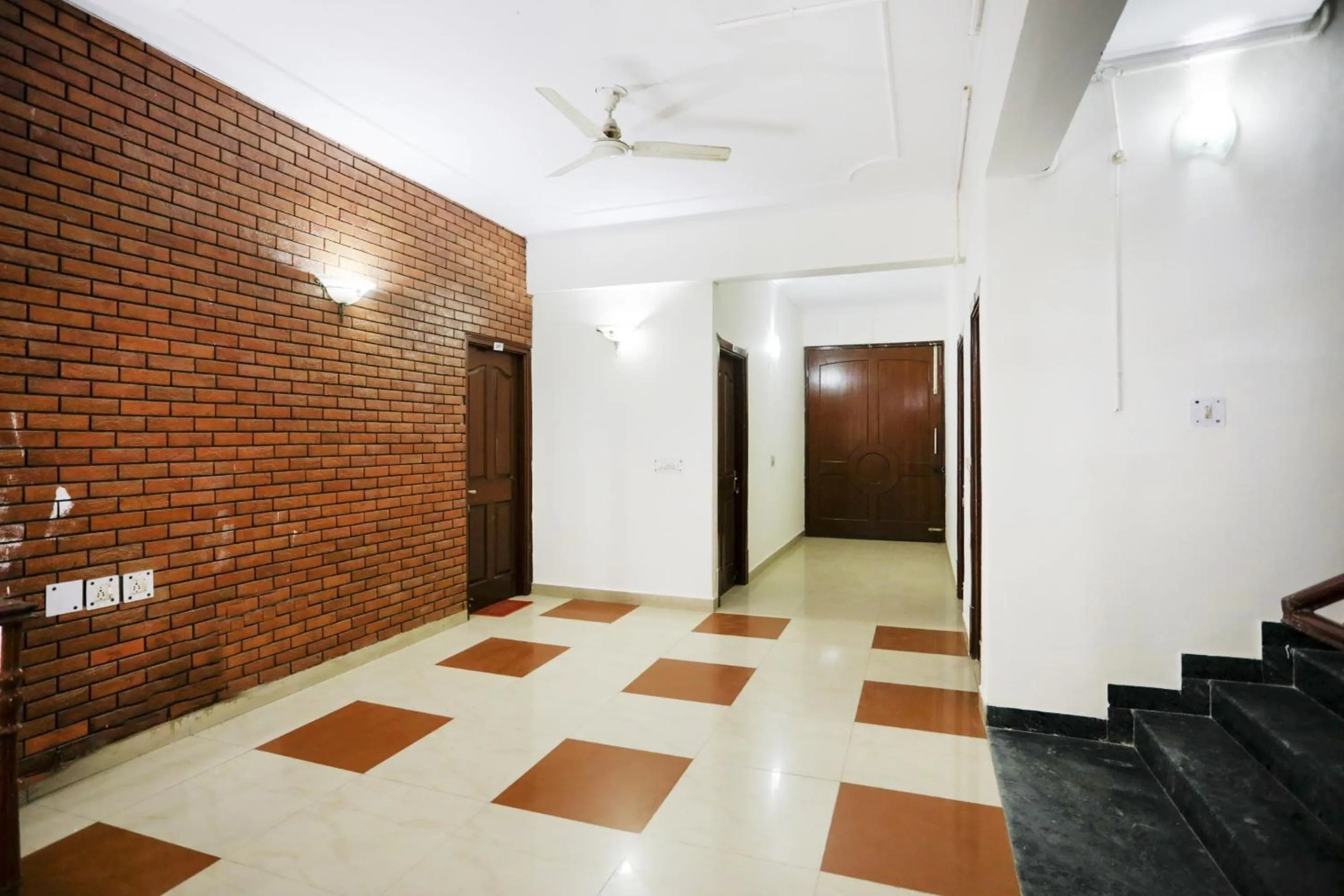 Lobby or reception in Hotel O Sunshine Near Iskcon Temple Noida